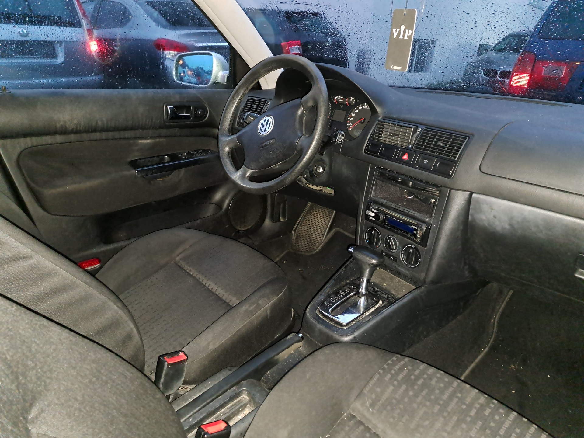 VW Golf 1.6 Comfortline Automatic-image-2