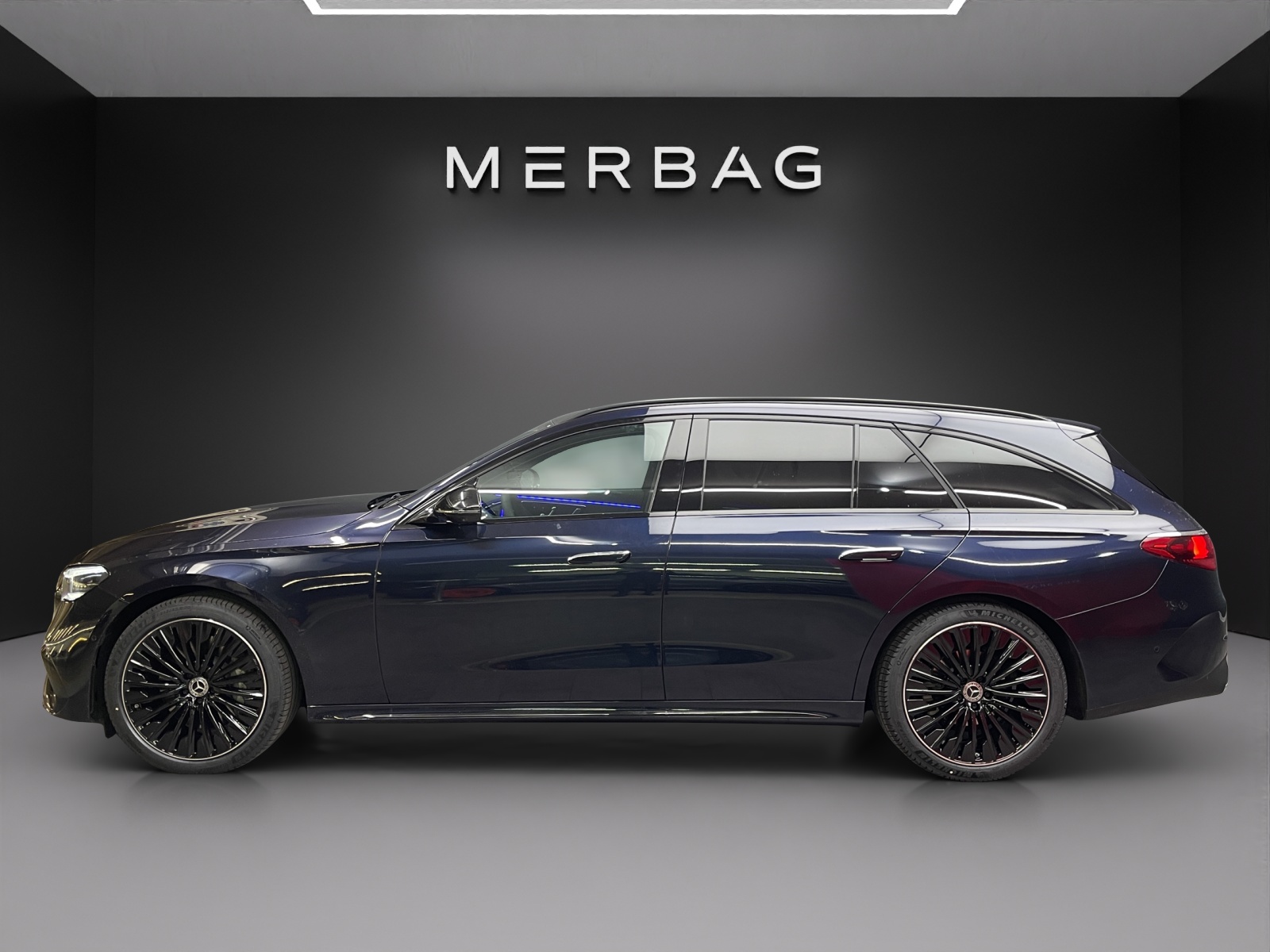 MERCEDES-BENZ E 220 d T 4M 9G-Tronic-image-2