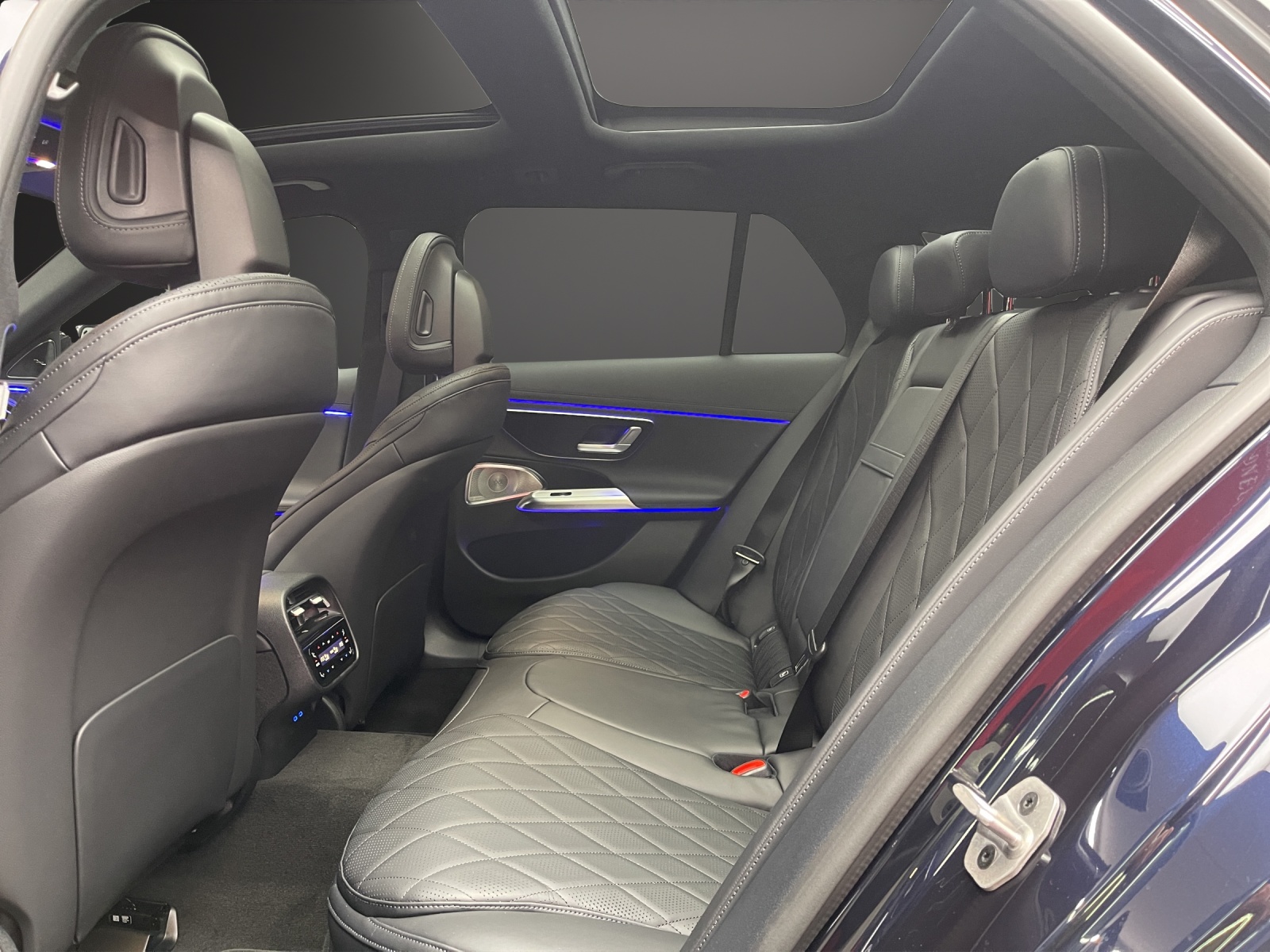 MERCEDES-BENZ E 220 d T 4M 9G-Tronic-image-8