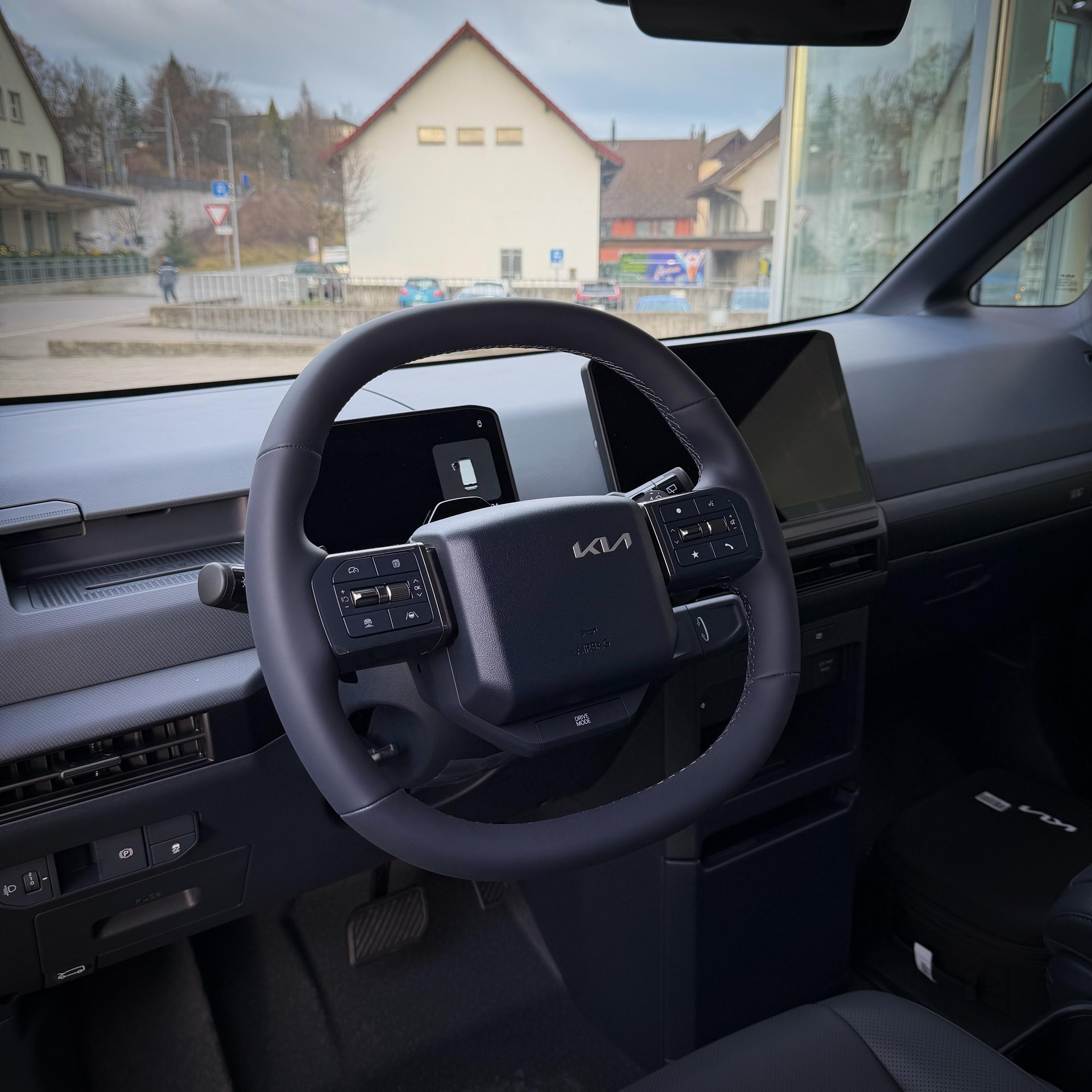 KIA PV5 Passenger 71.2 kWh Elite-image-4