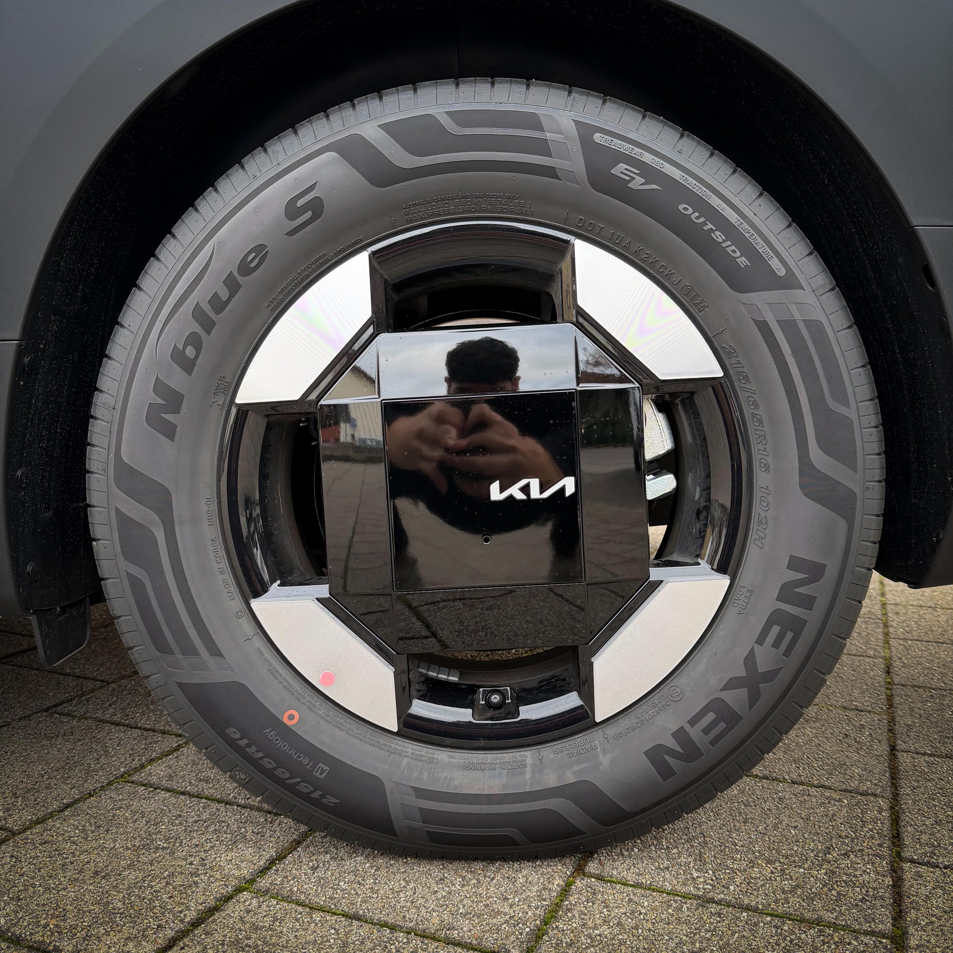KIA PV5 Passenger 71.2 kWh Elite-image-3