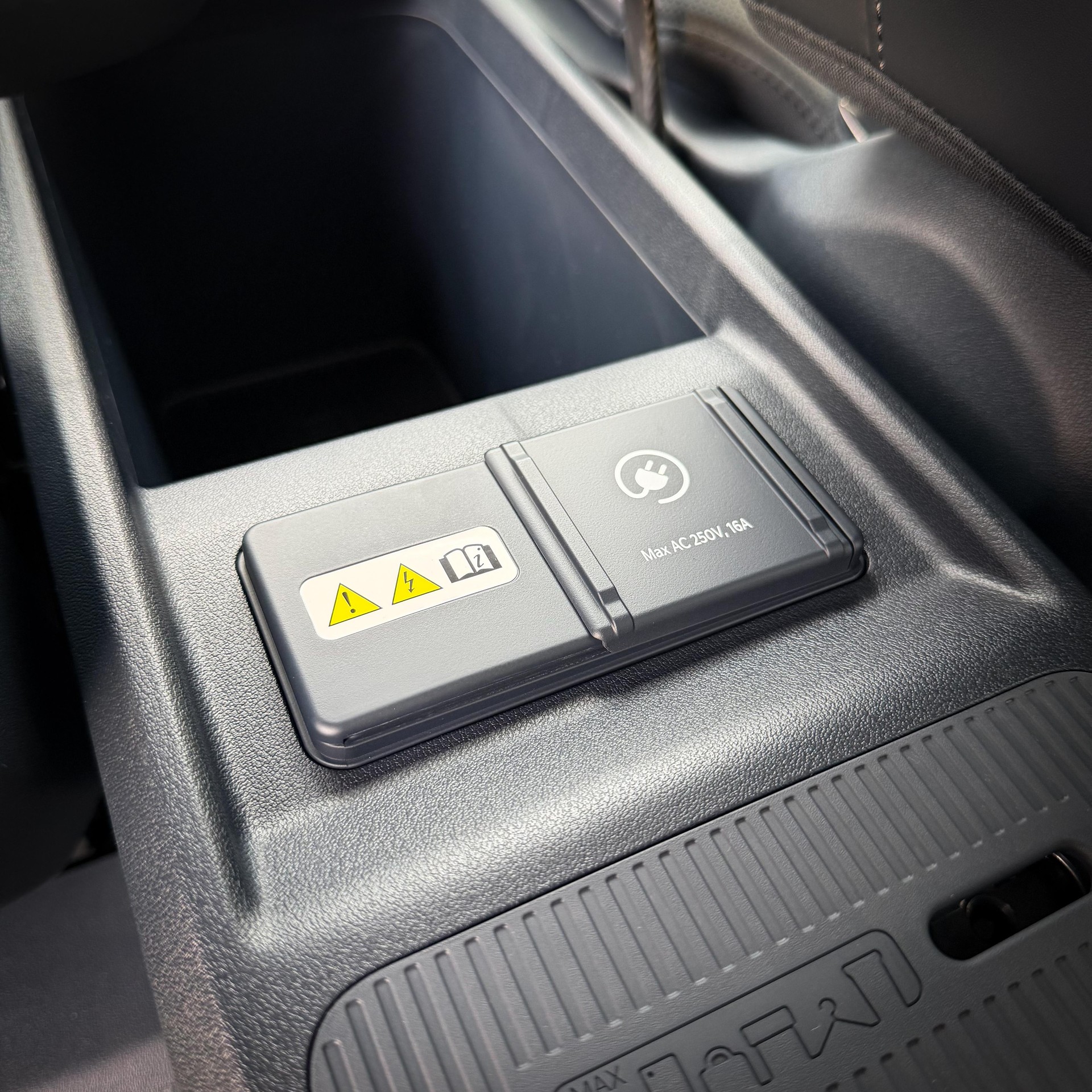 KIA PV5 Passenger 71.2 kWh Elite-image-17