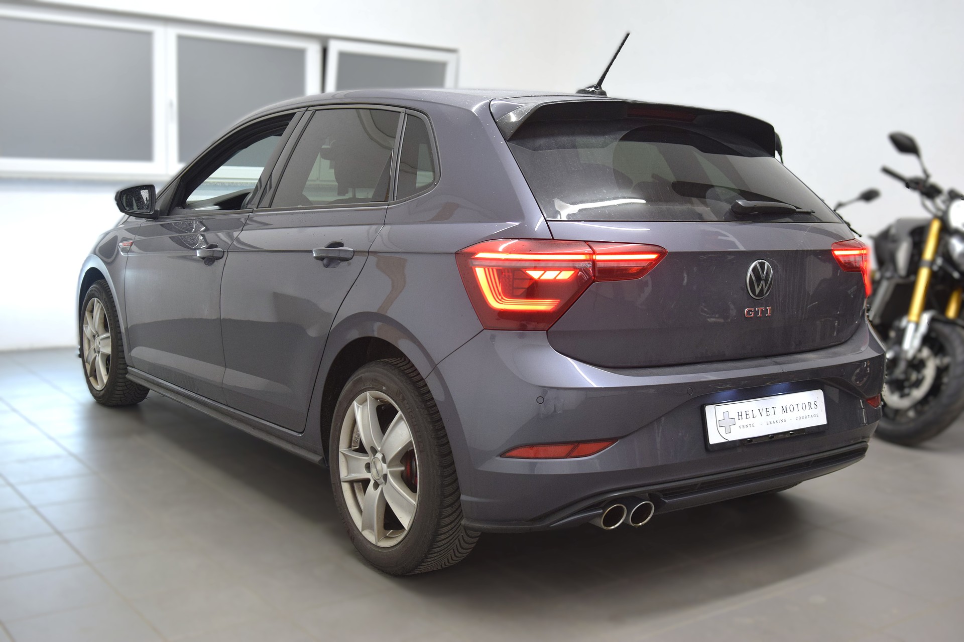 VW Polo 2.0 TSI GTI DSG-image-6