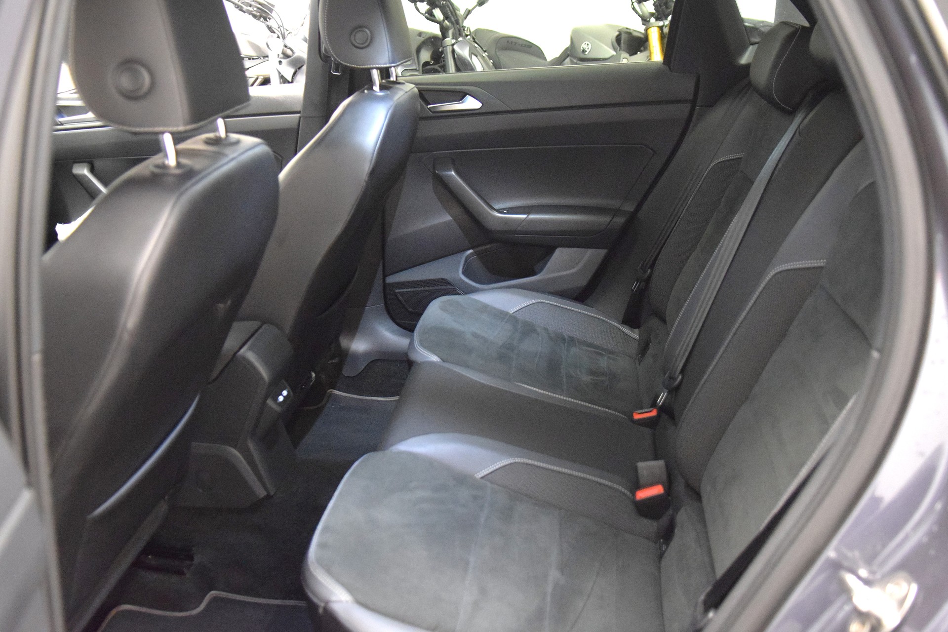 VW Polo 2.0 TSI GTI DSG-image-7