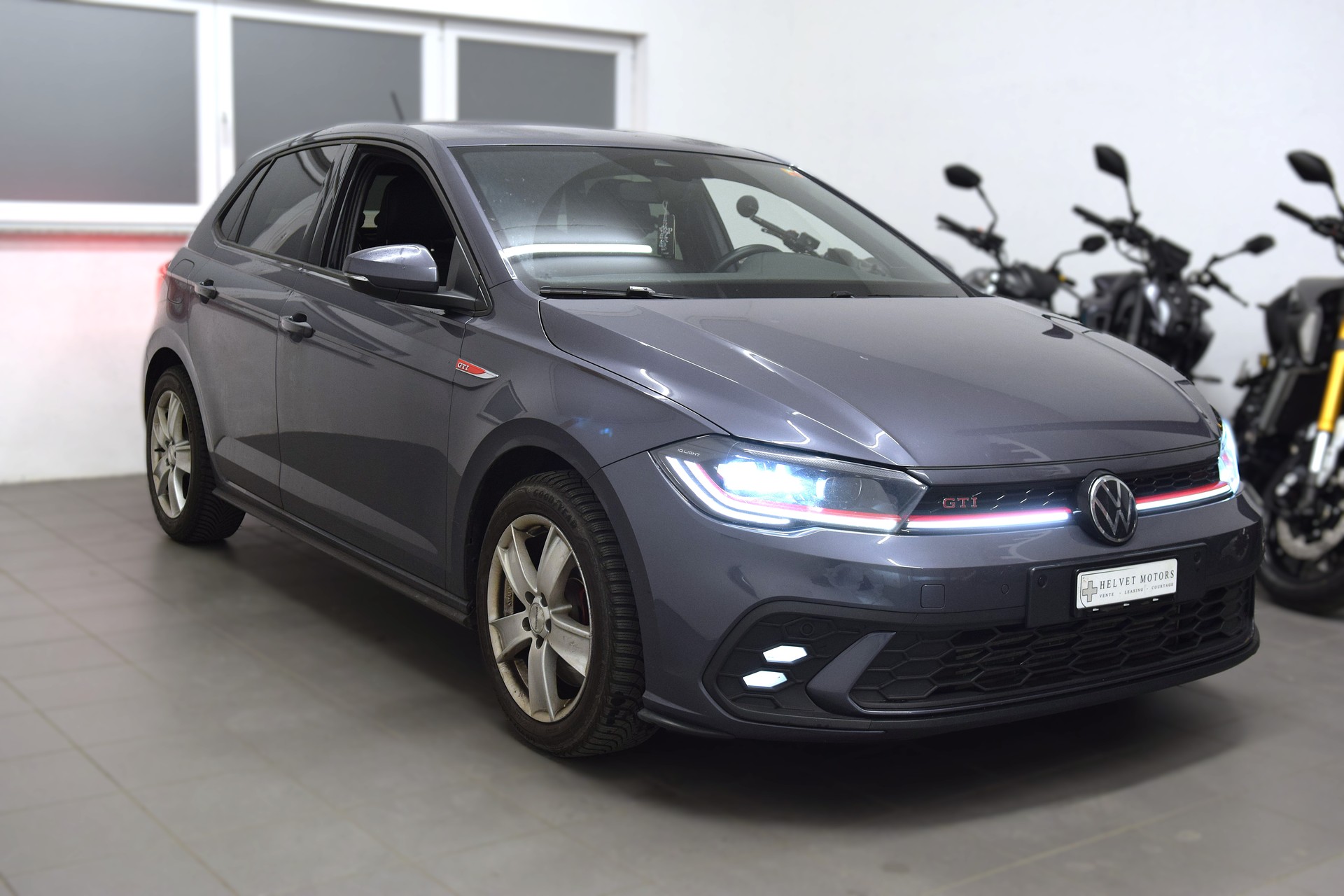 VW Polo 2.0 TSI GTI DSG-image-2
