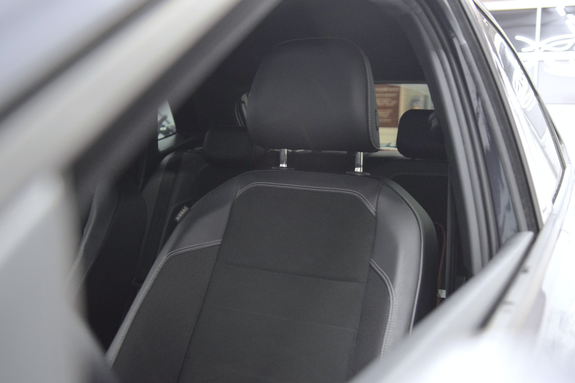 VW Polo 2.0 TSI GTI DSG-image-8