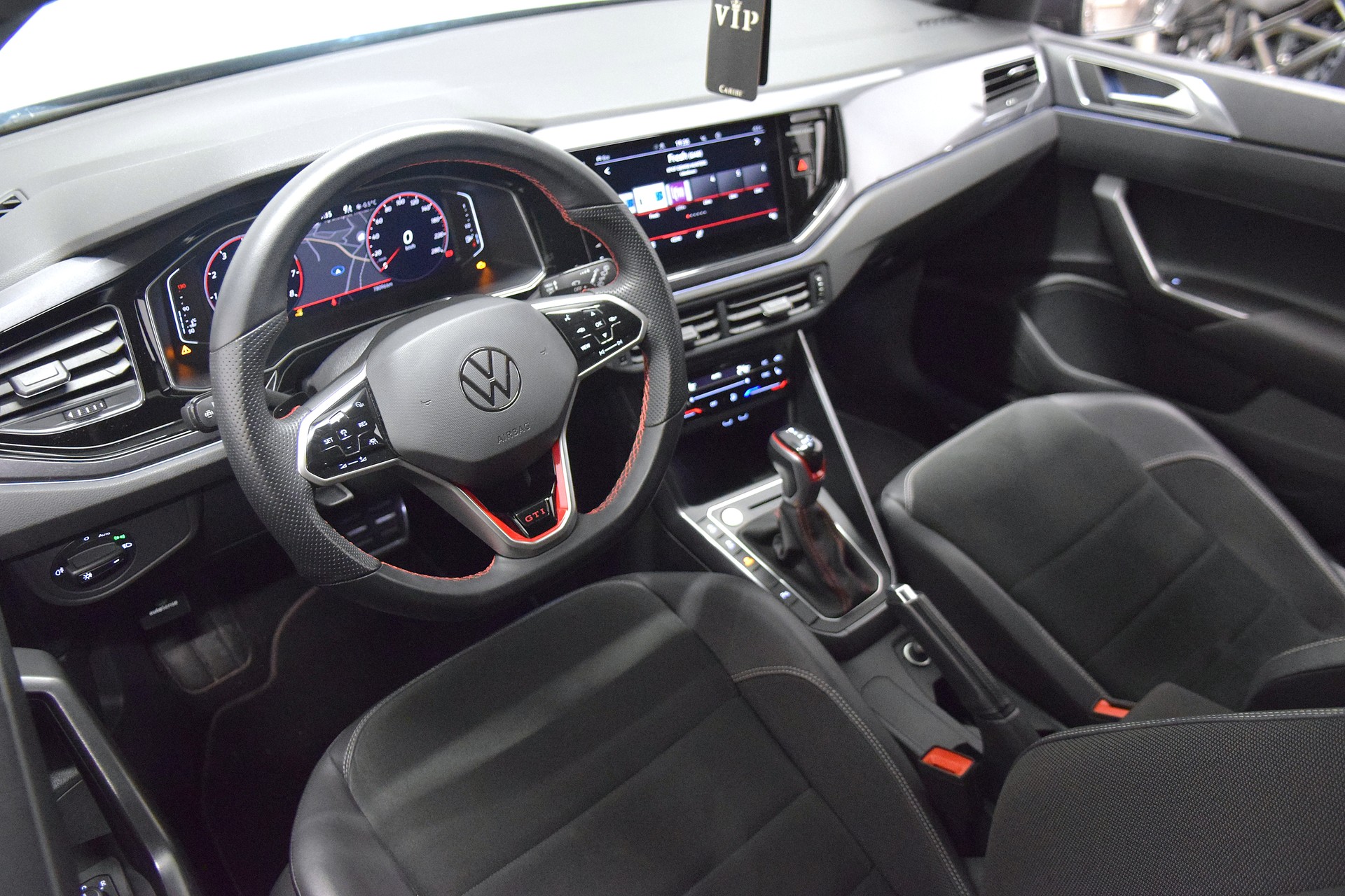 VW Polo 2.0 TSI GTI DSG-image-11