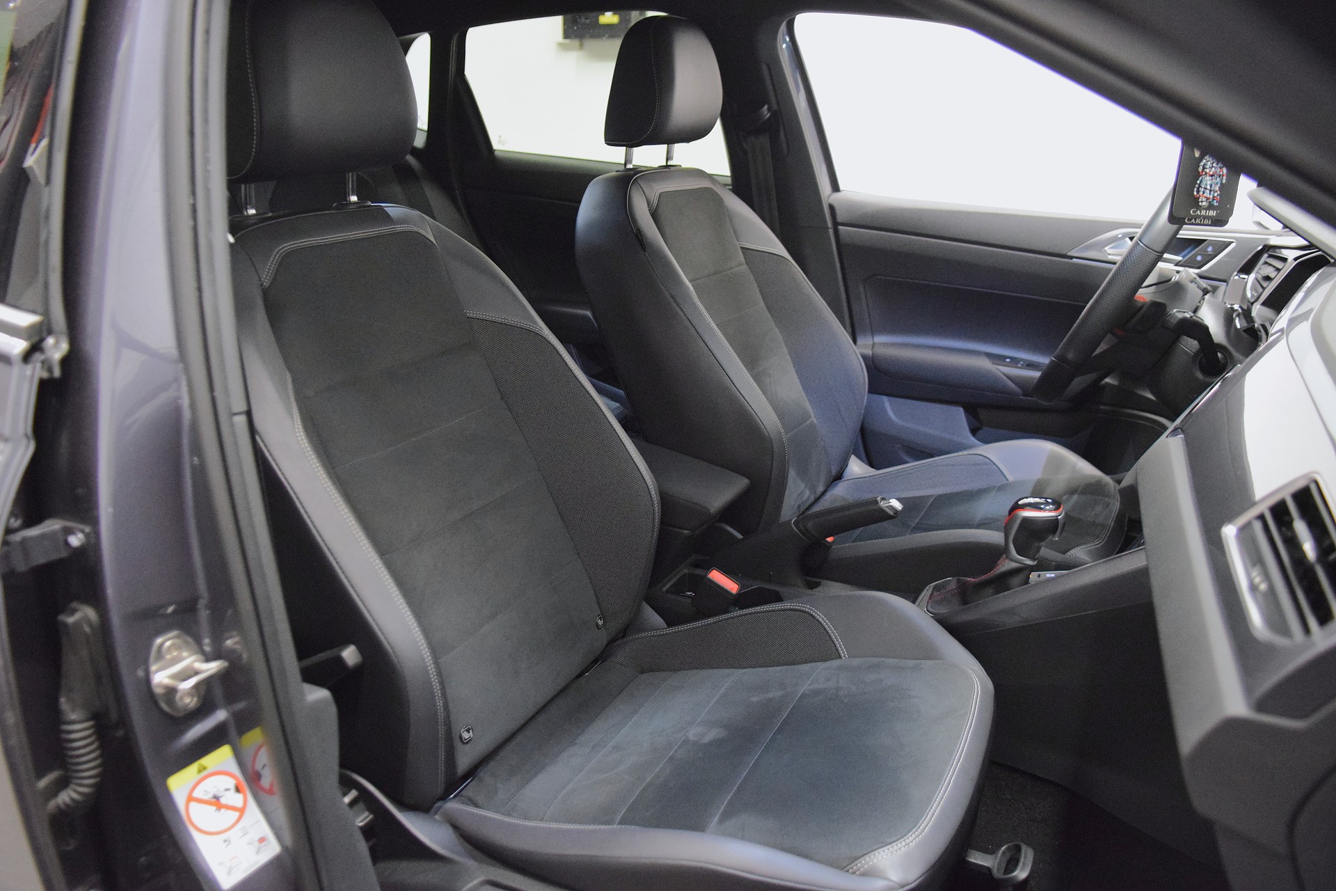 VW Polo 2.0 TSI GTI DSG-image-9