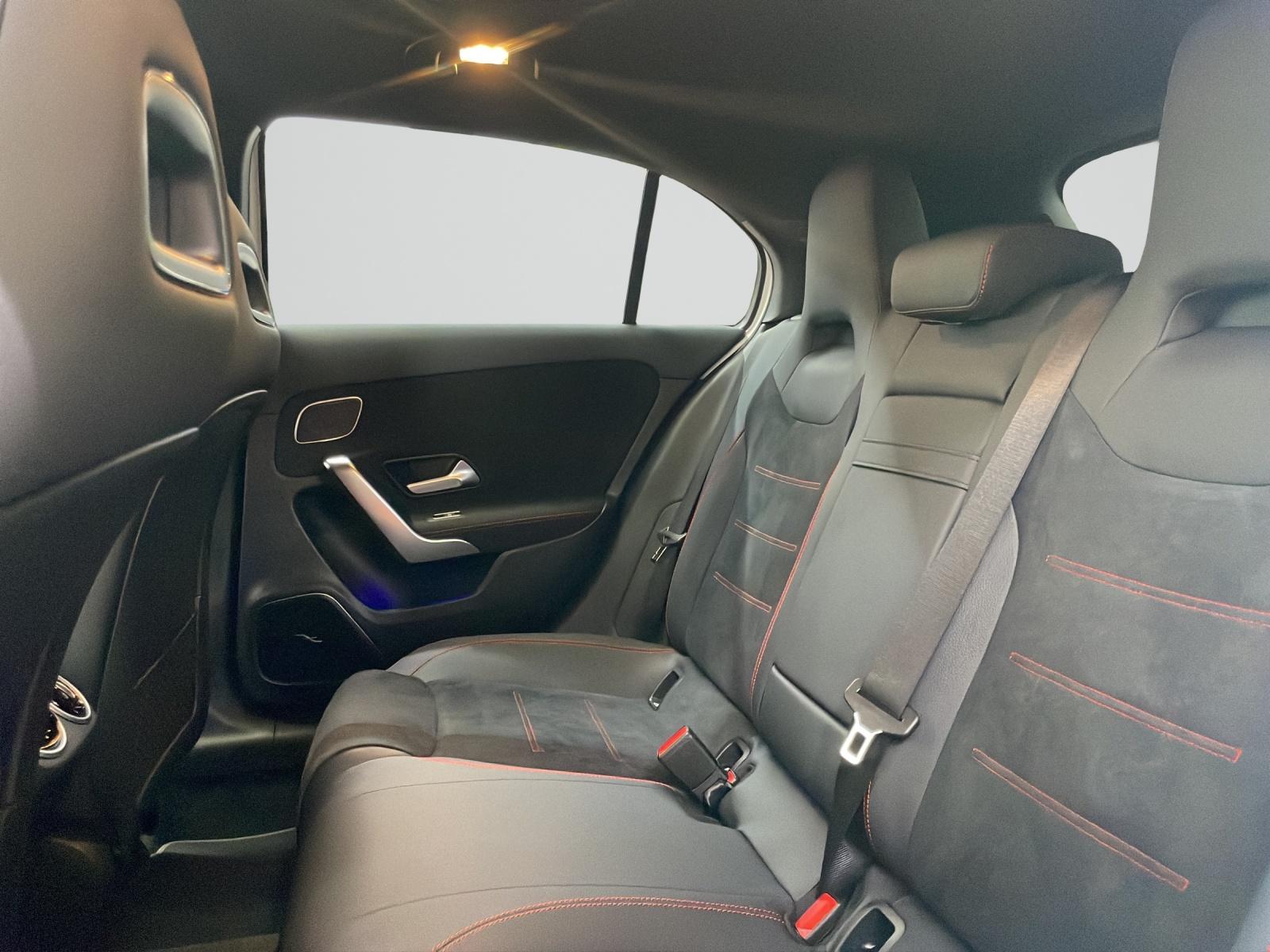 MERCEDES-BENZ A 250 e EQ Star AMG Line-image-7