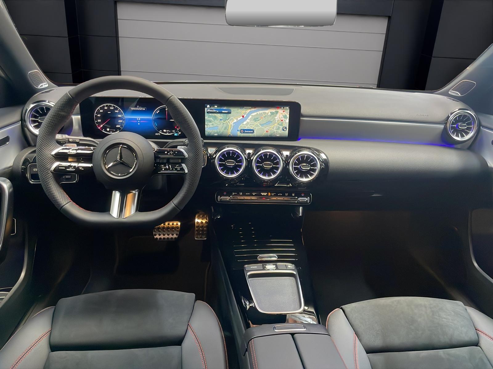 MERCEDES-BENZ A 250 e EQ Star AMG Line-image-4
