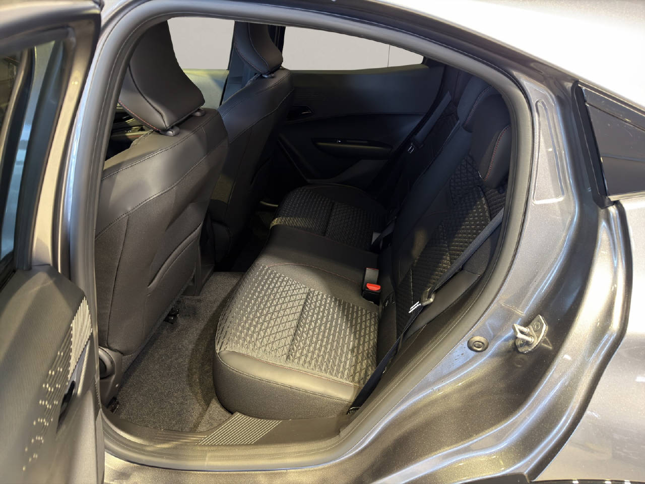RENAULT Clio 1.8 E-Tech techno-image-5