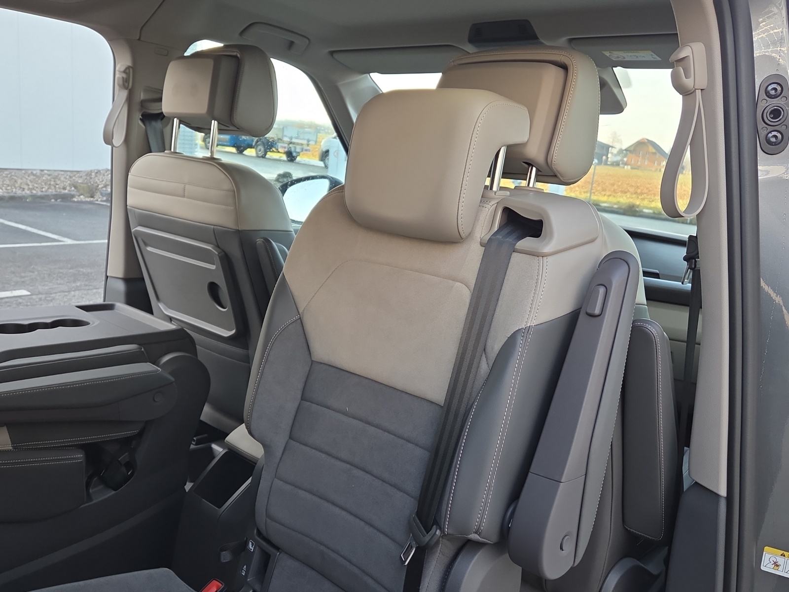 VW Multivan Edition 2.0 TDI-image-9