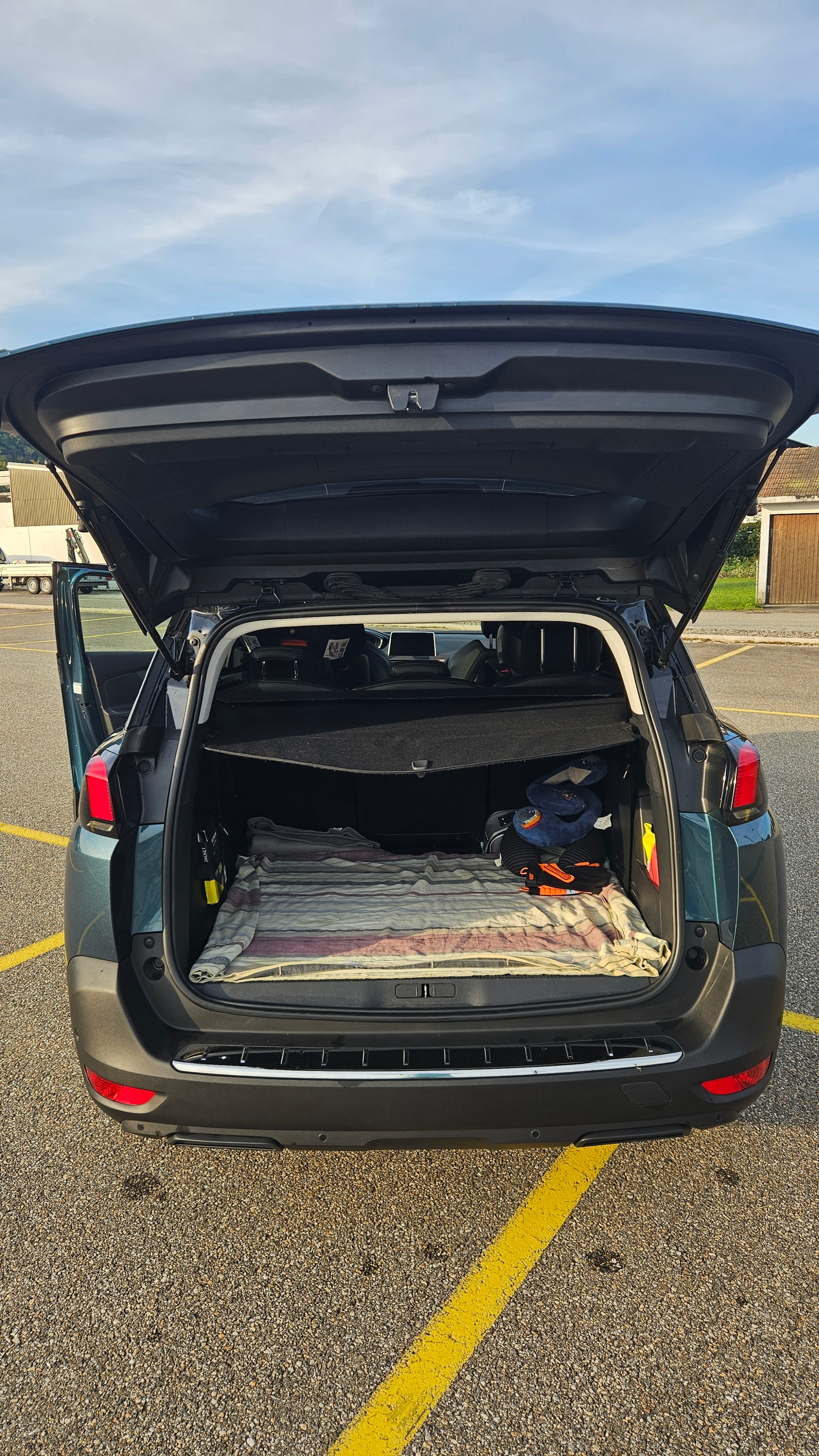 PEUGEOT 5008 1.2 Pure Tech Active-image-7