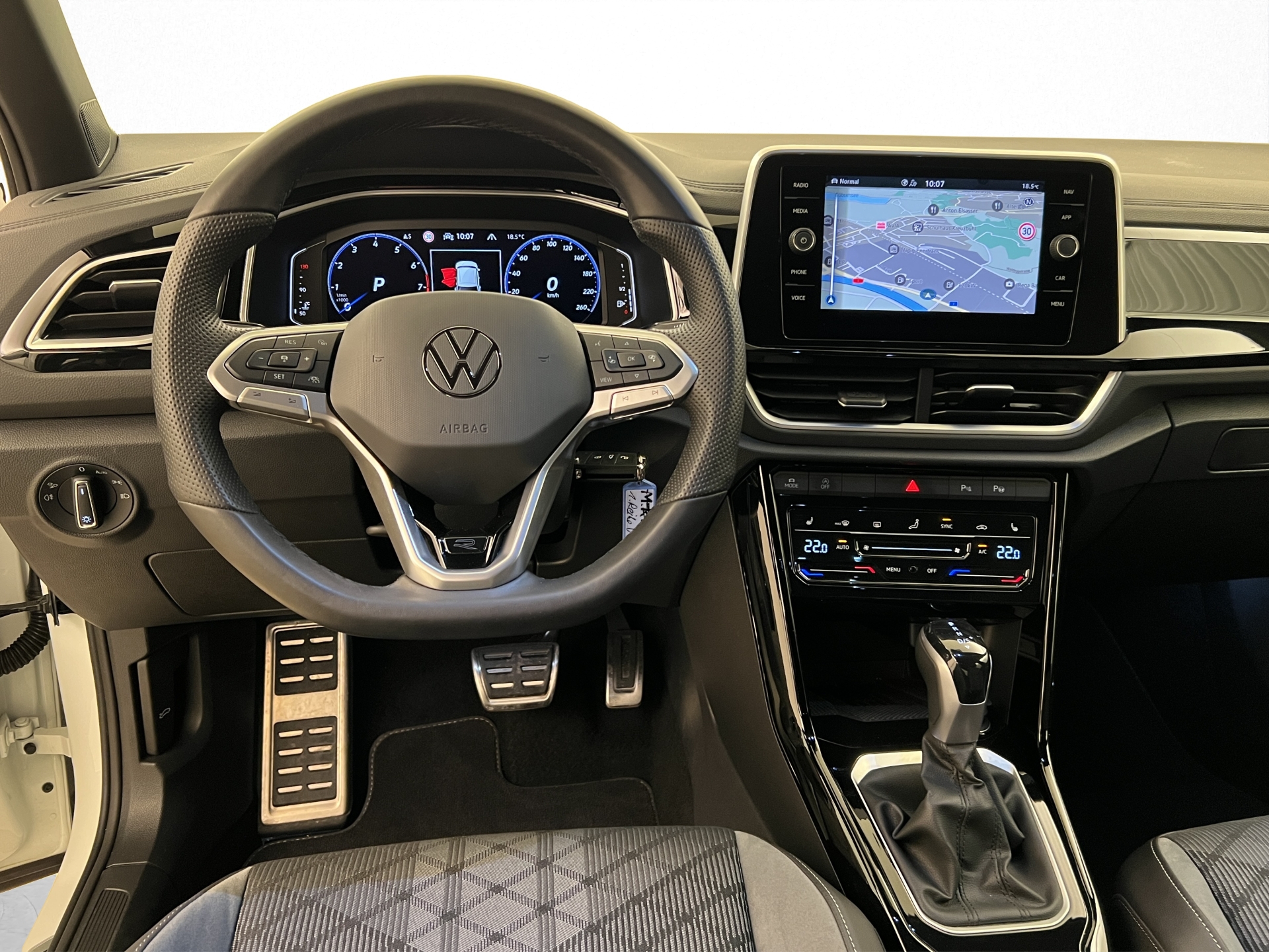 VW T-Roc 1.5 TSI R-Line DSG-image-5