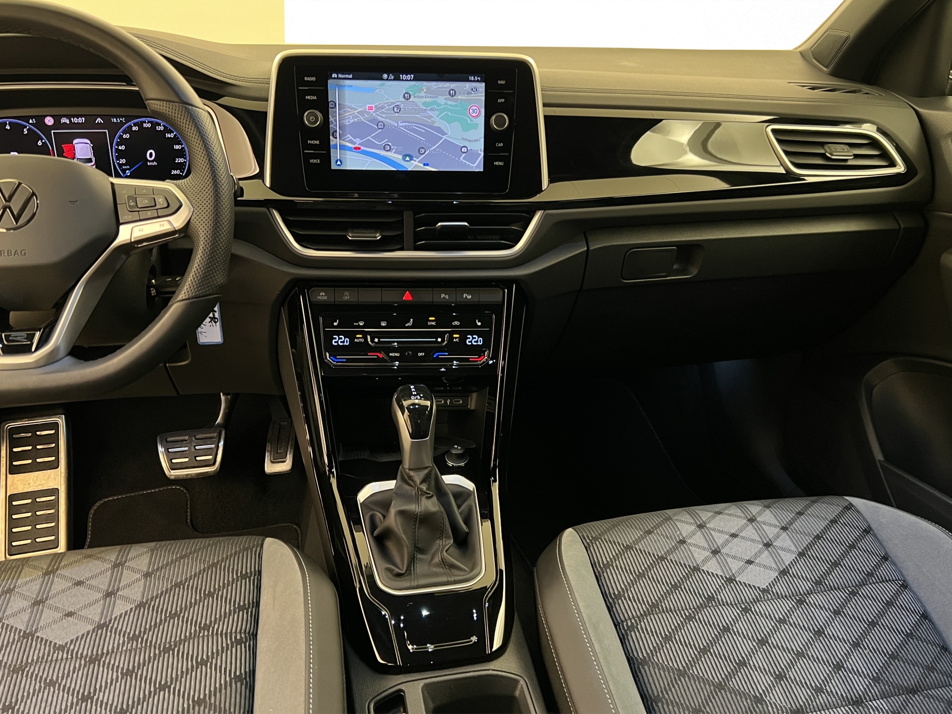 VW T-Roc 1.5 TSI R-Line DSG-image-6