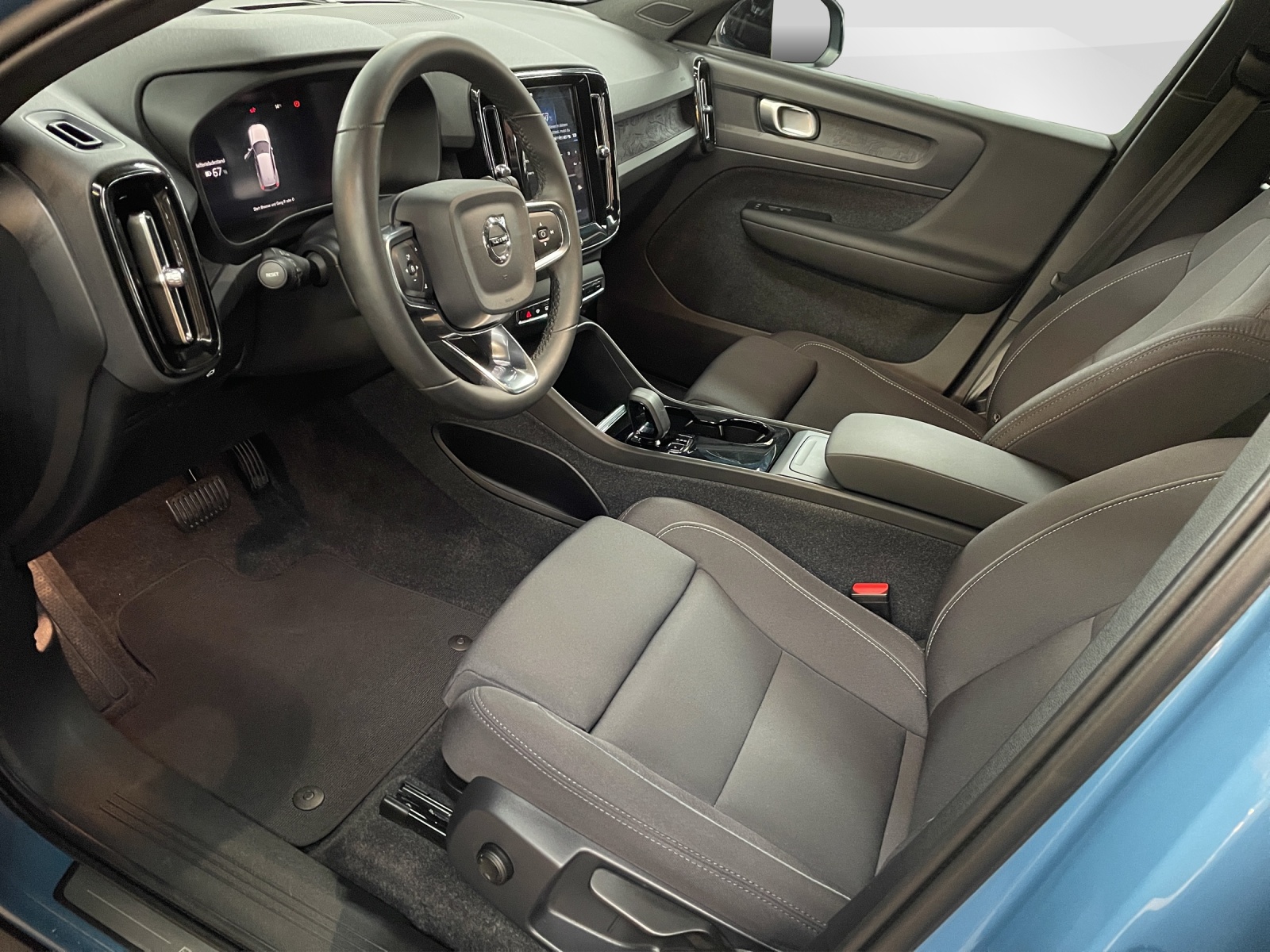 VOLVO XC40 E80 Twin Plus AWD-image-6