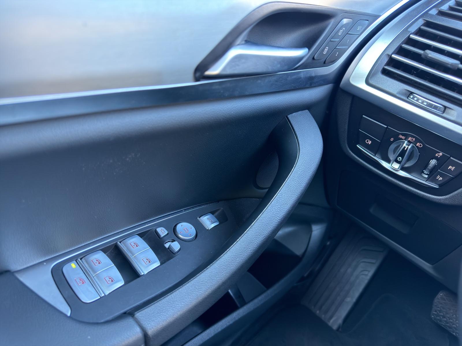 BMW X4 xDrive 48V 20i Steptronic-image-19
