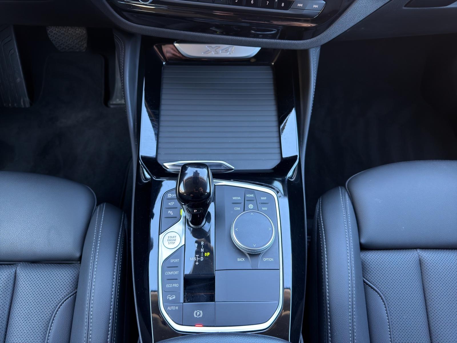 BMW X4 xDrive 48V 20i Steptronic-image-16