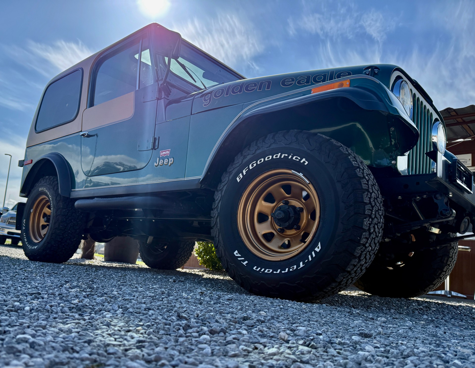 JEEP CJ 7 V8 golden eagle Levis Edition Veteran-showroom-element-3