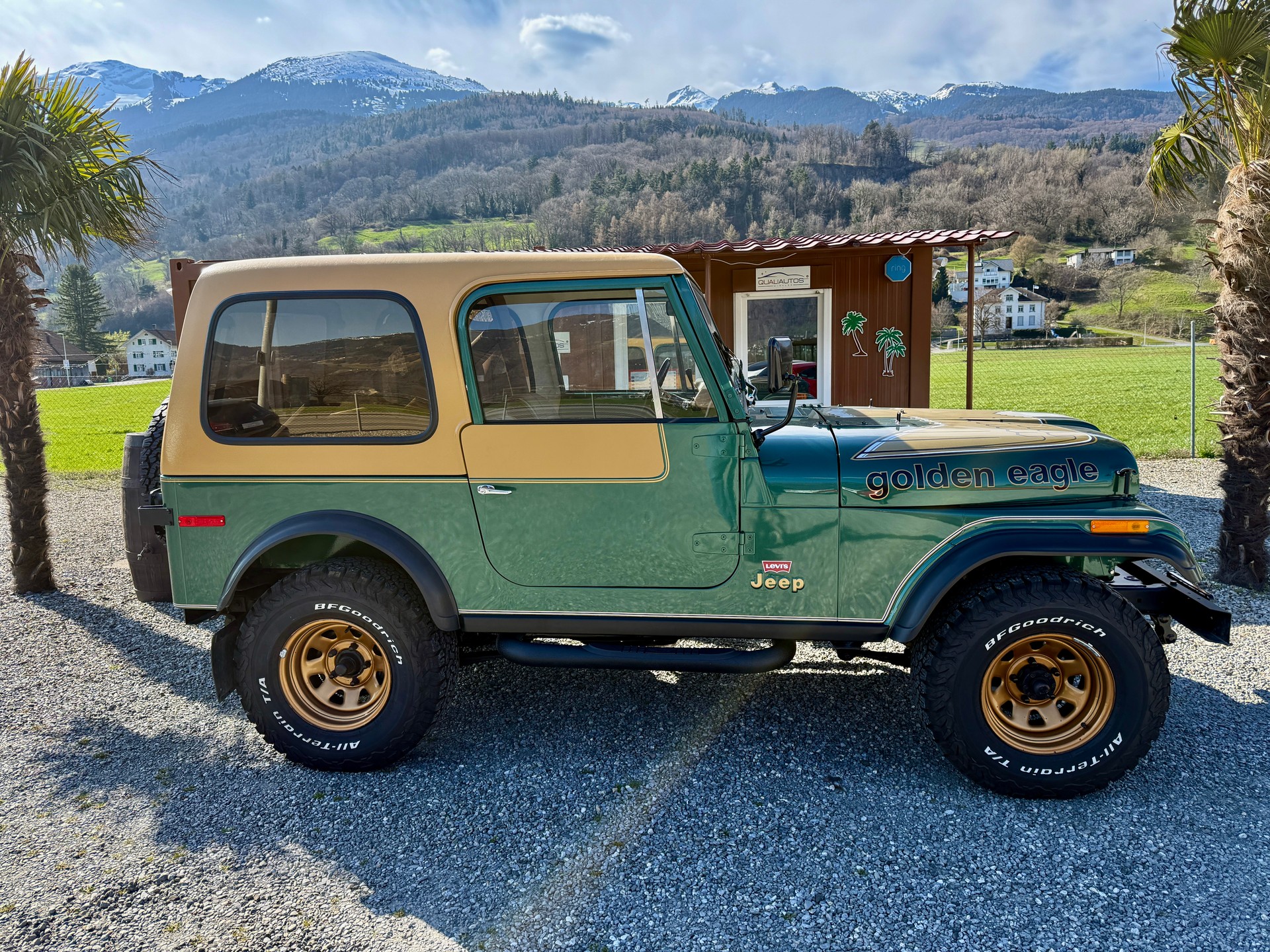 JEEP CJ 7 V8 golden eagle Levis Edition Veteran-showroom-element-2