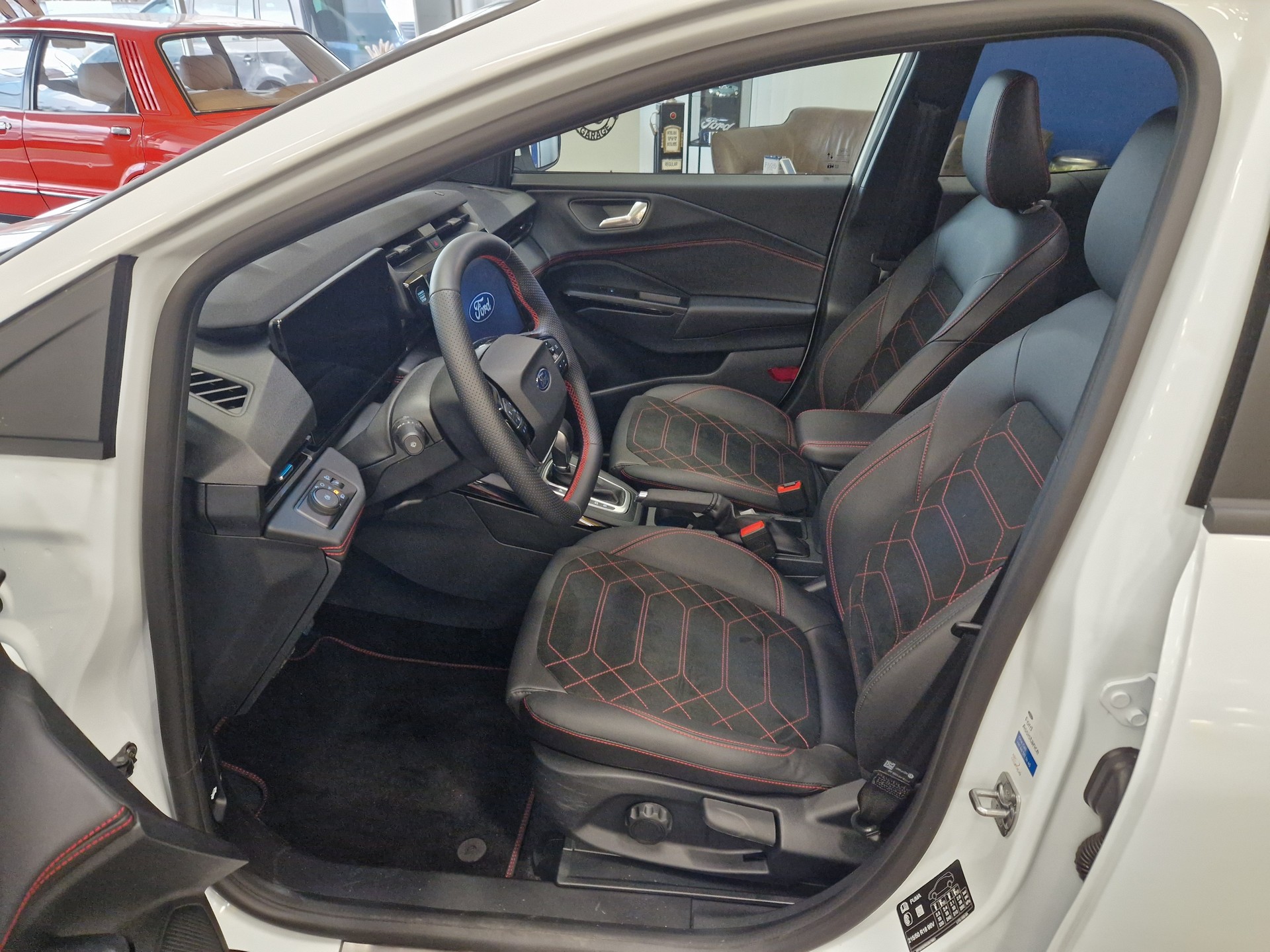 FORD Puma 1.0 MHEV ST-Line X Automat-image-3