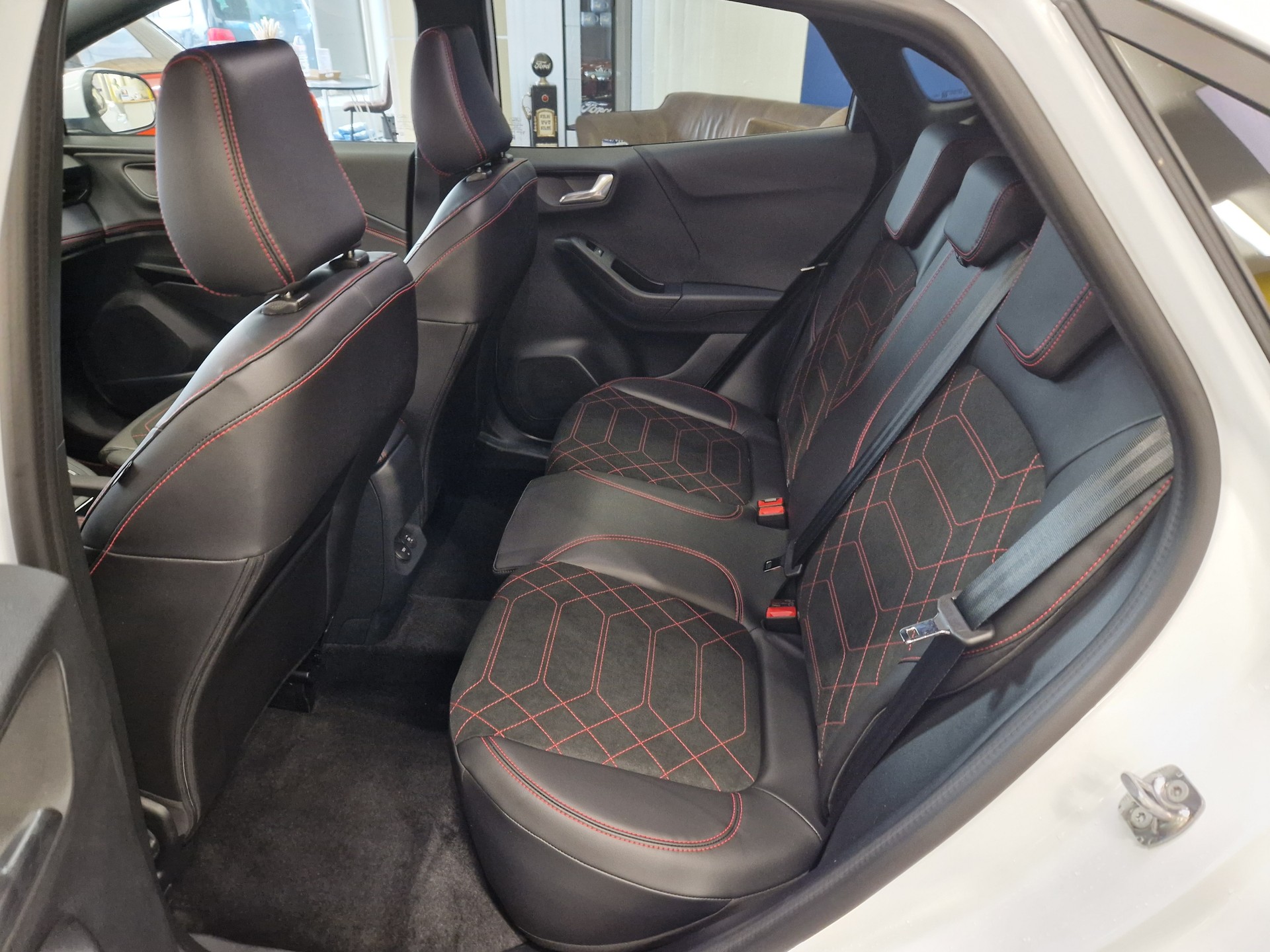 FORD Puma 1.0 MHEV ST-Line X Automat-image-9