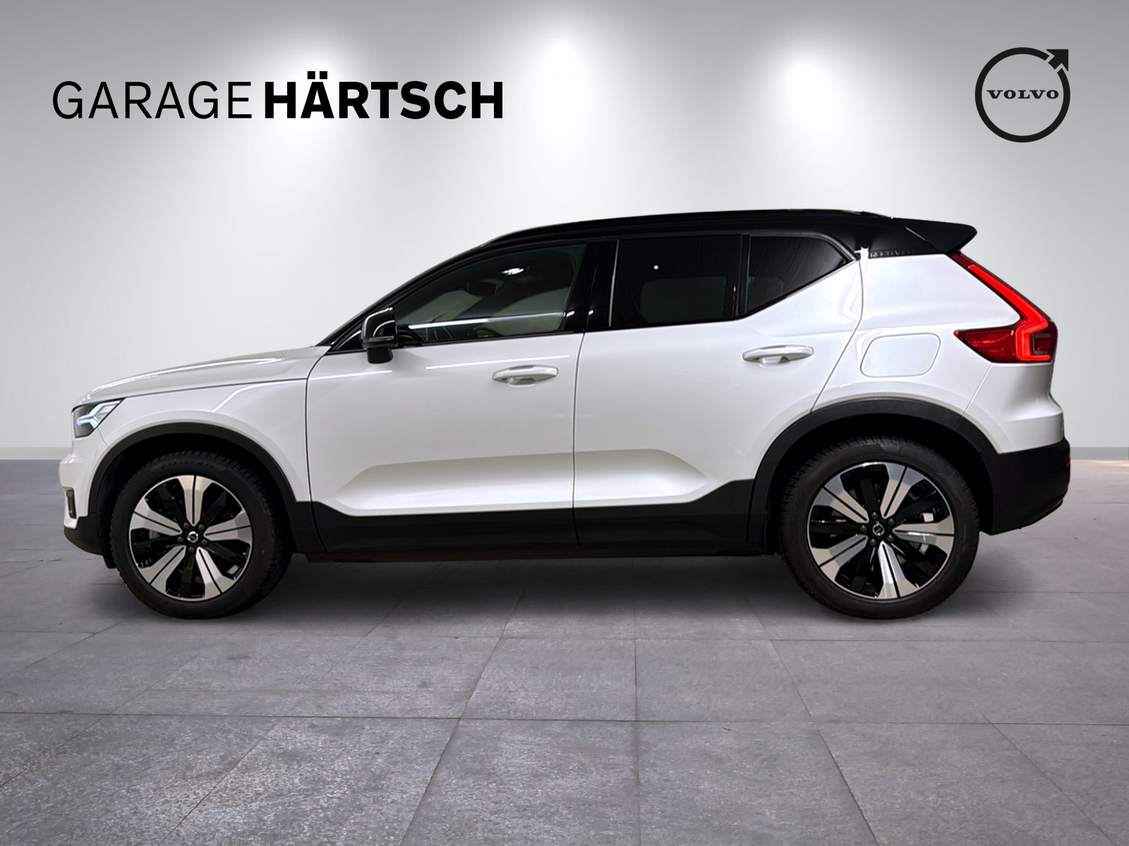 VOLVO XC40 P8 Twin R-Design AWD-image-1