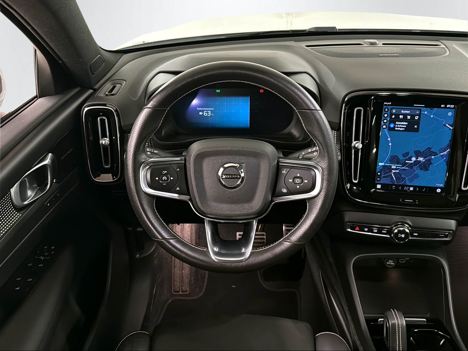 VOLVO XC40 P8 Twin R-Design AWD-image-12