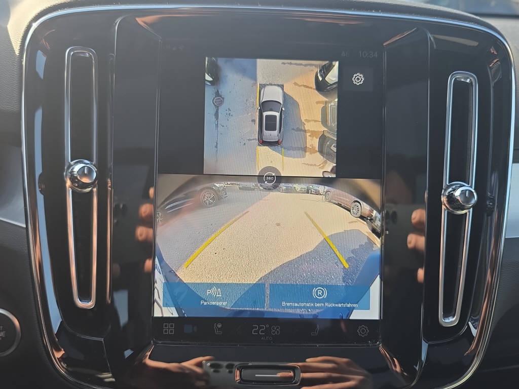 VOLVO XC40 2.0 B4 MH Plus Black Edition-image-22