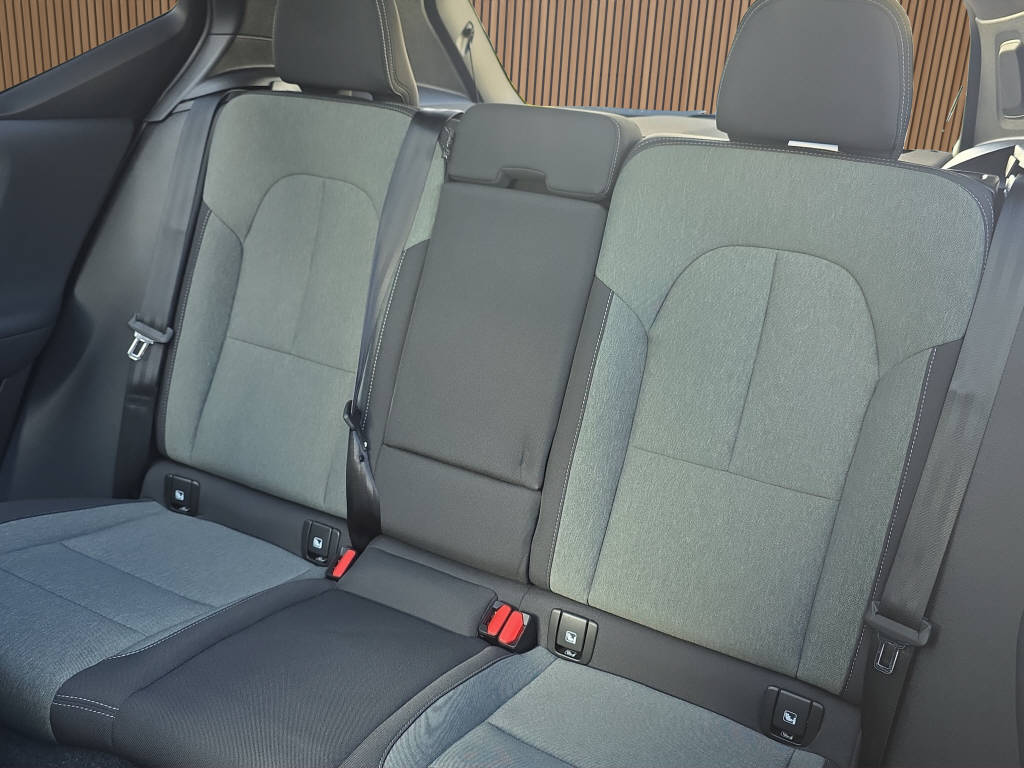 VOLVO XC40 2.0 B4 MH Plus Black Edition-image-19
