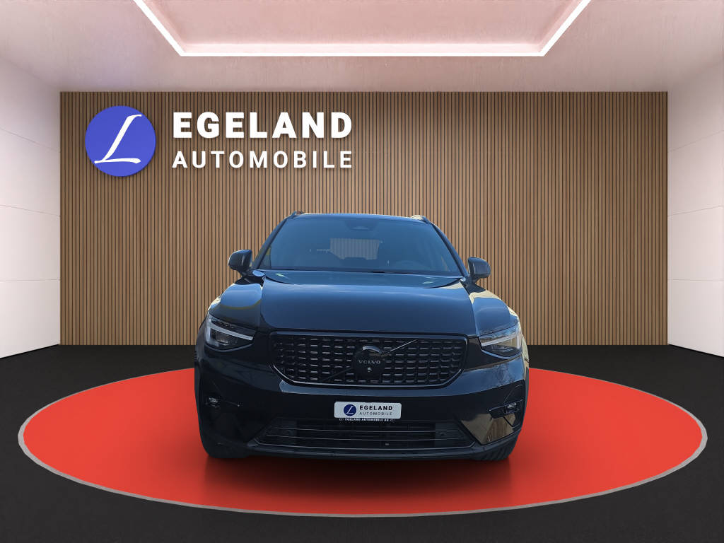 VOLVO XC40 2.0 B4 MH Plus Black Edition-image-2