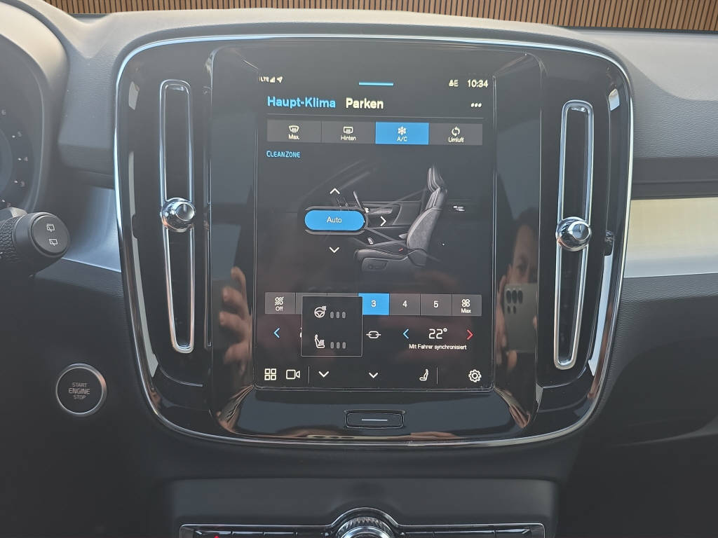 VOLVO XC40 2.0 B4 MH Plus Black Edition-image-21