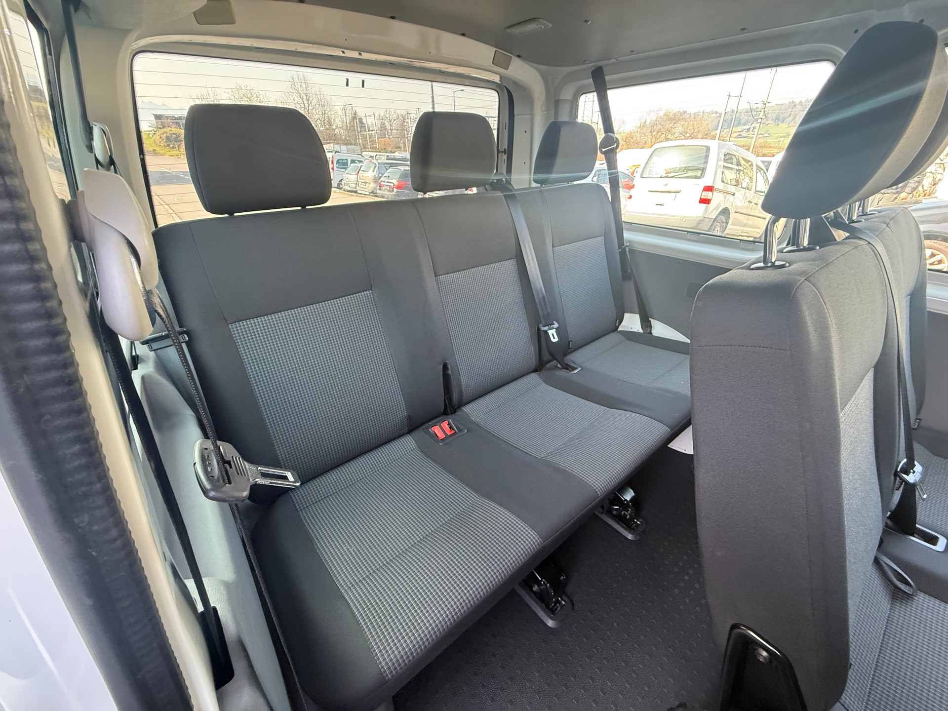 VW T6.1 2.0 TDI Entry-image-10