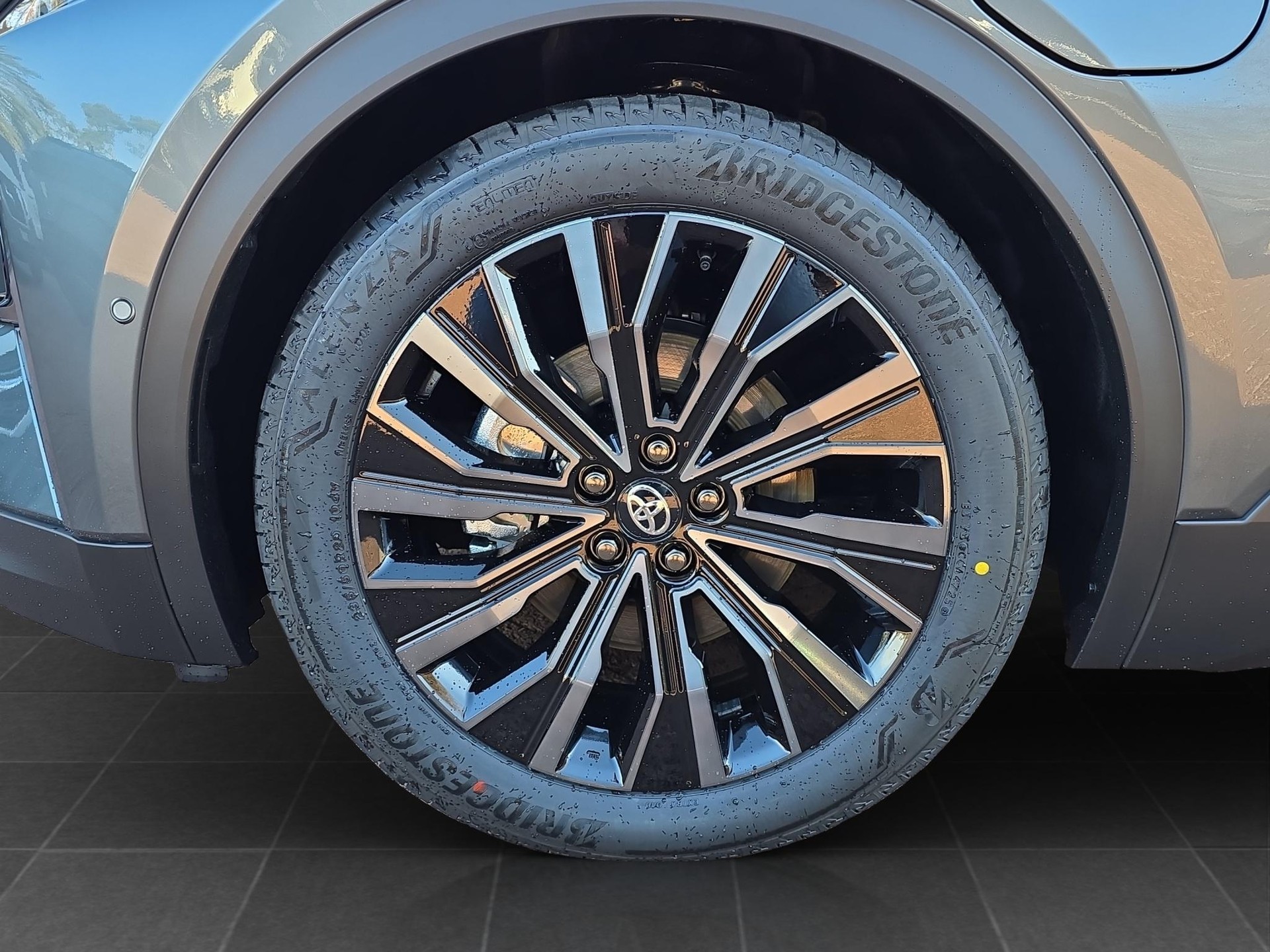 TOYOTA C-HR+ Premium AWD-image-14