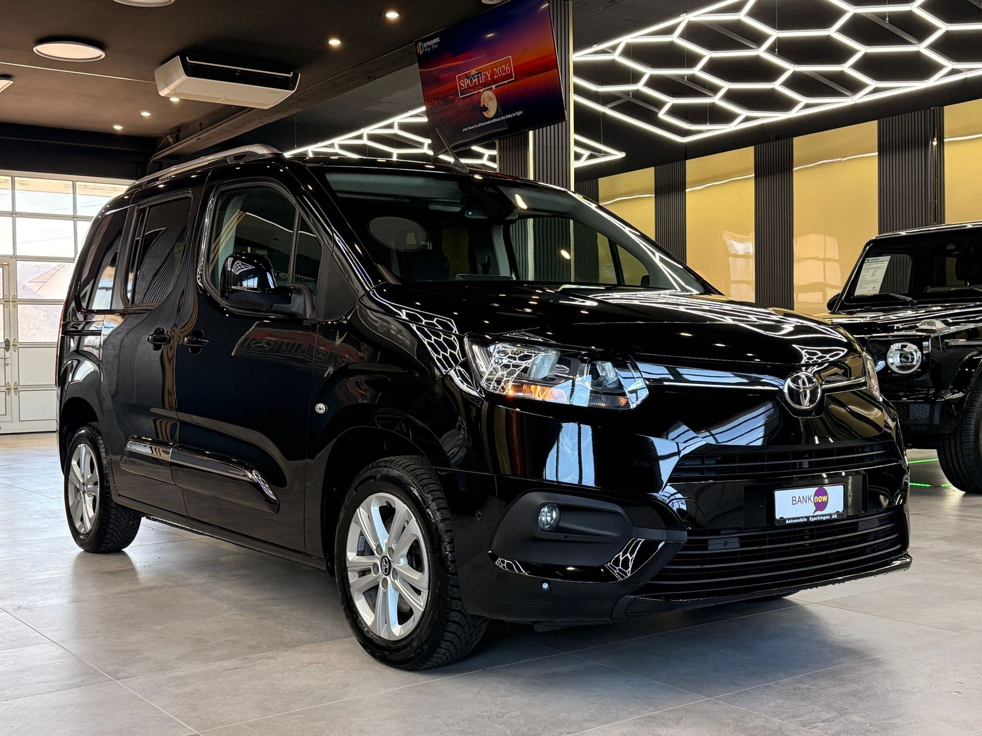 TOYOTA Proace City Verso 1.5 Style Medium Automatik-image-2