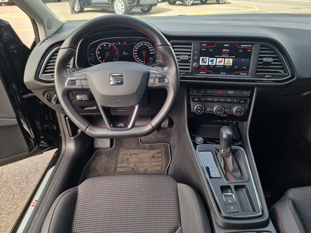 SEAT Leon 2.0 TSI FR DSG-image-13
