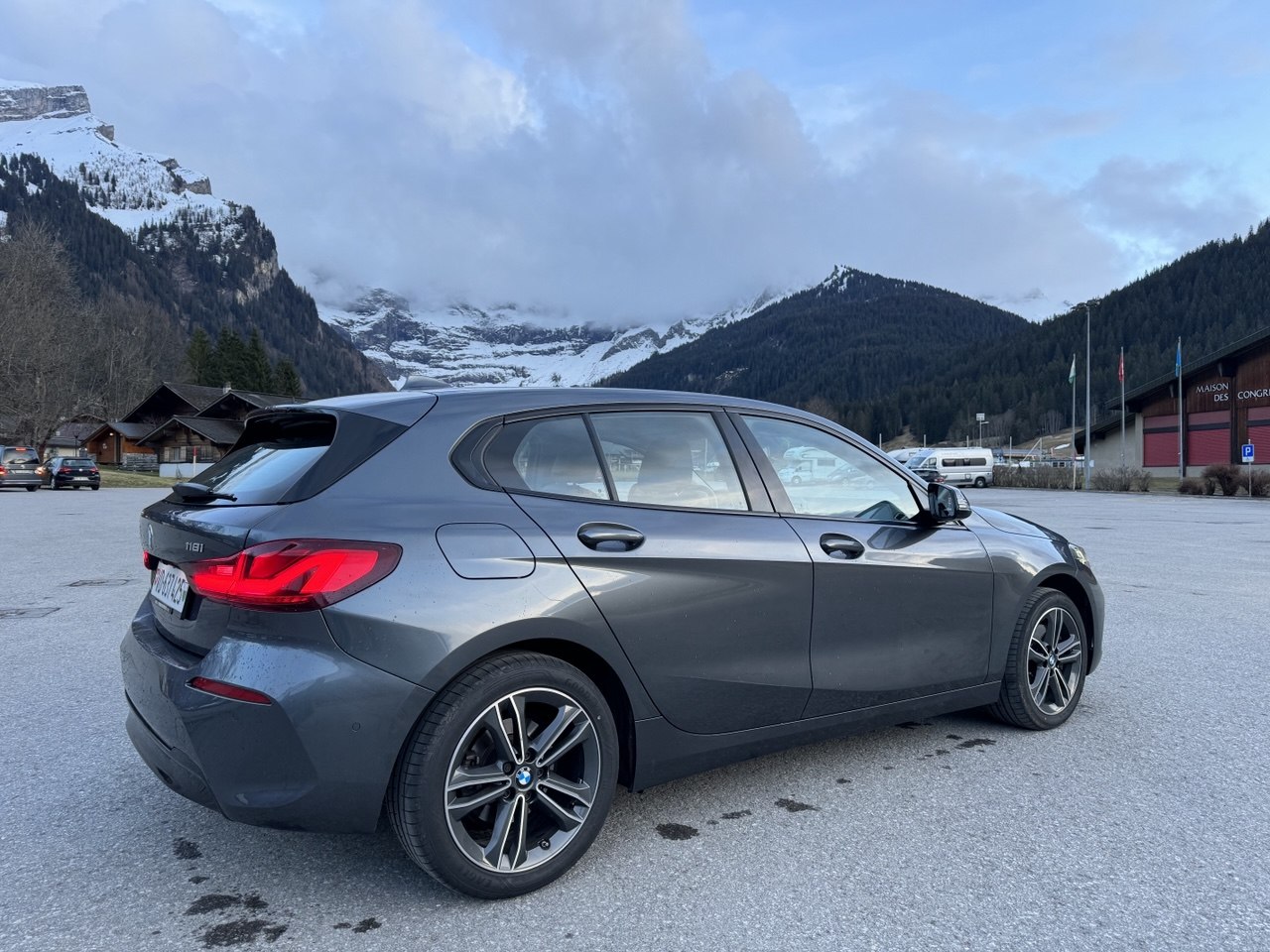 BMW 118i Sport Line Steptronic-image-1