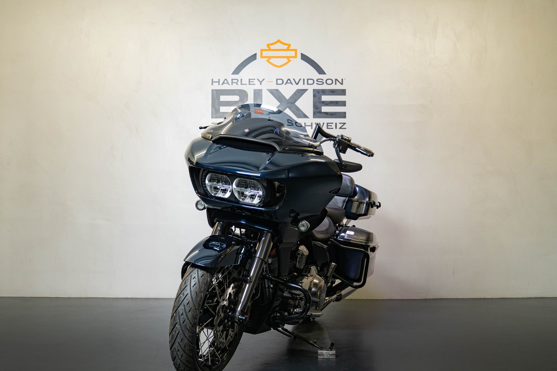HARLEY-DAVIDSON FLTRXSE Road Glide Special 117 CVO-showroom-element-2