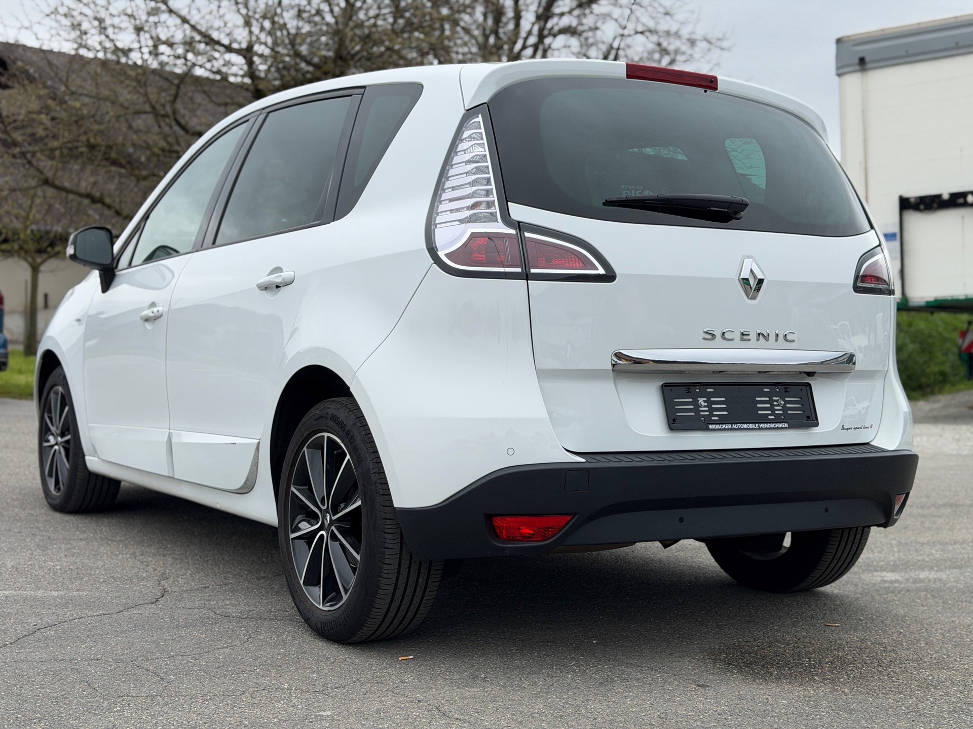 RENAULT Scénic 2.0 16V Bose X-Tronic CVT-image-5