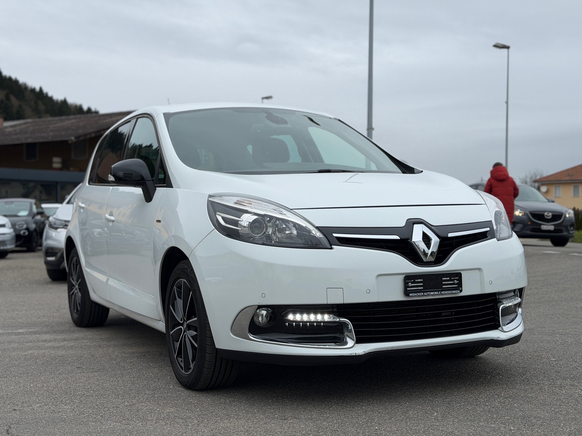 RENAULT Scénic 2.0 16V Bose X-Tronic CVT-image-2