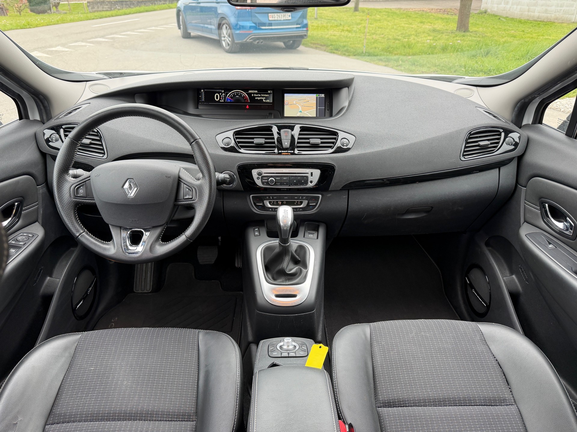 RENAULT Scénic 2.0 16V Bose X-Tronic CVT-image-6