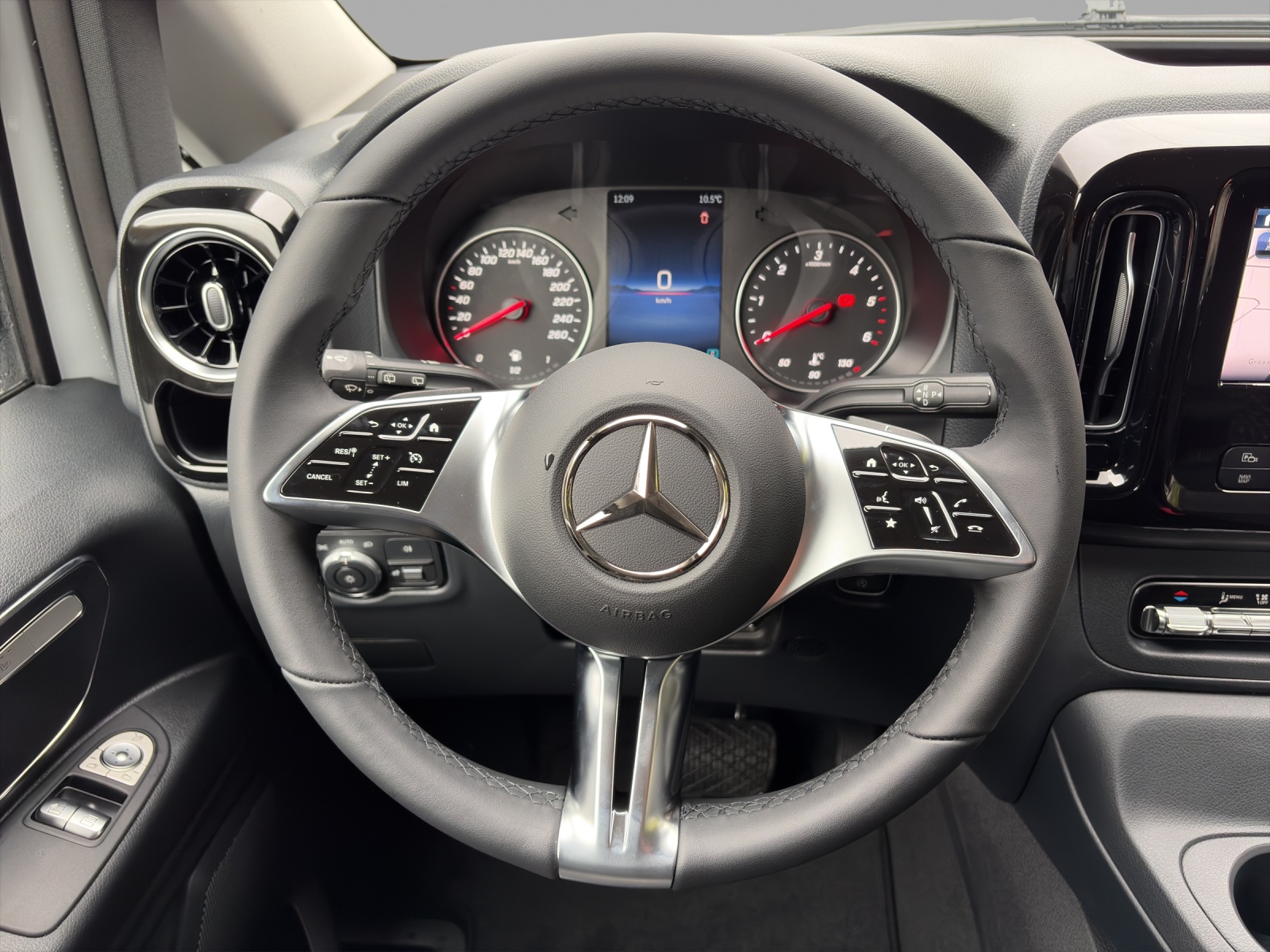 MERCEDES-BENZ Vito 116 CDI Lang Tourer FAMILY 9G-Tronic 4M Select-image-10