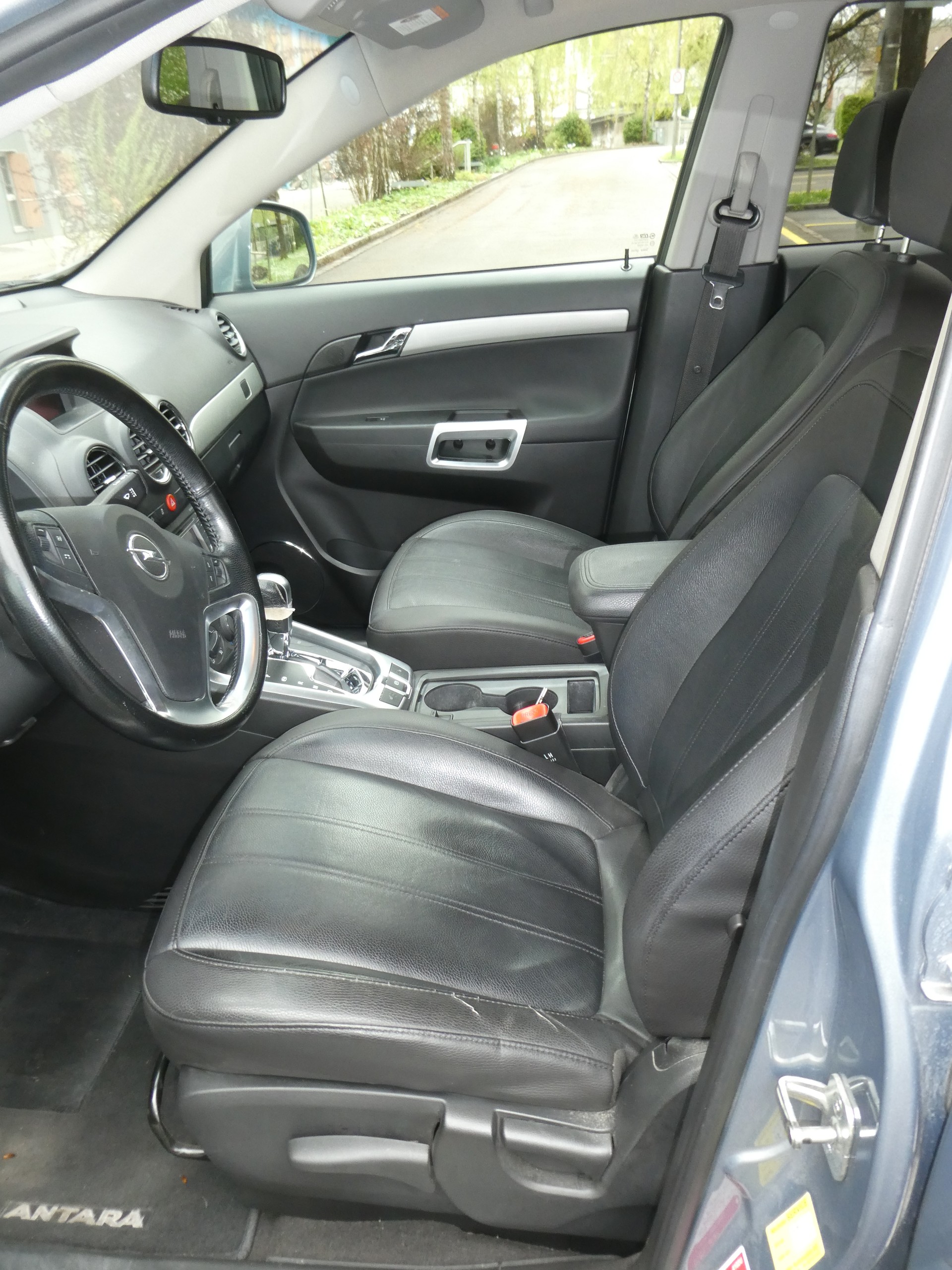 OPEL Antara 2.2 CDTi Cosmo 4WD Automatic-image-9