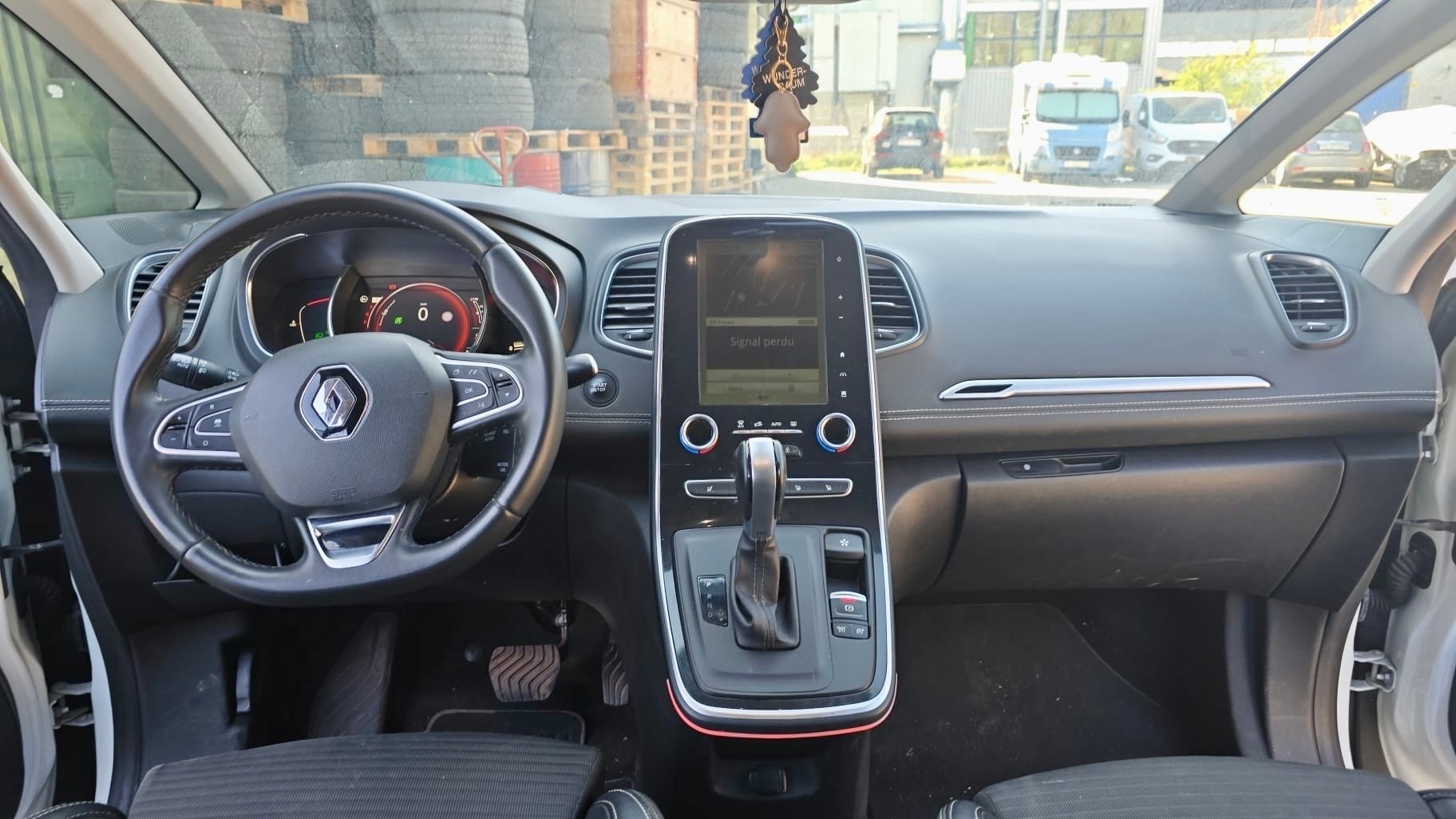 RENAULT Grand Scénic 1.6 dCi Bose EDC-image-8