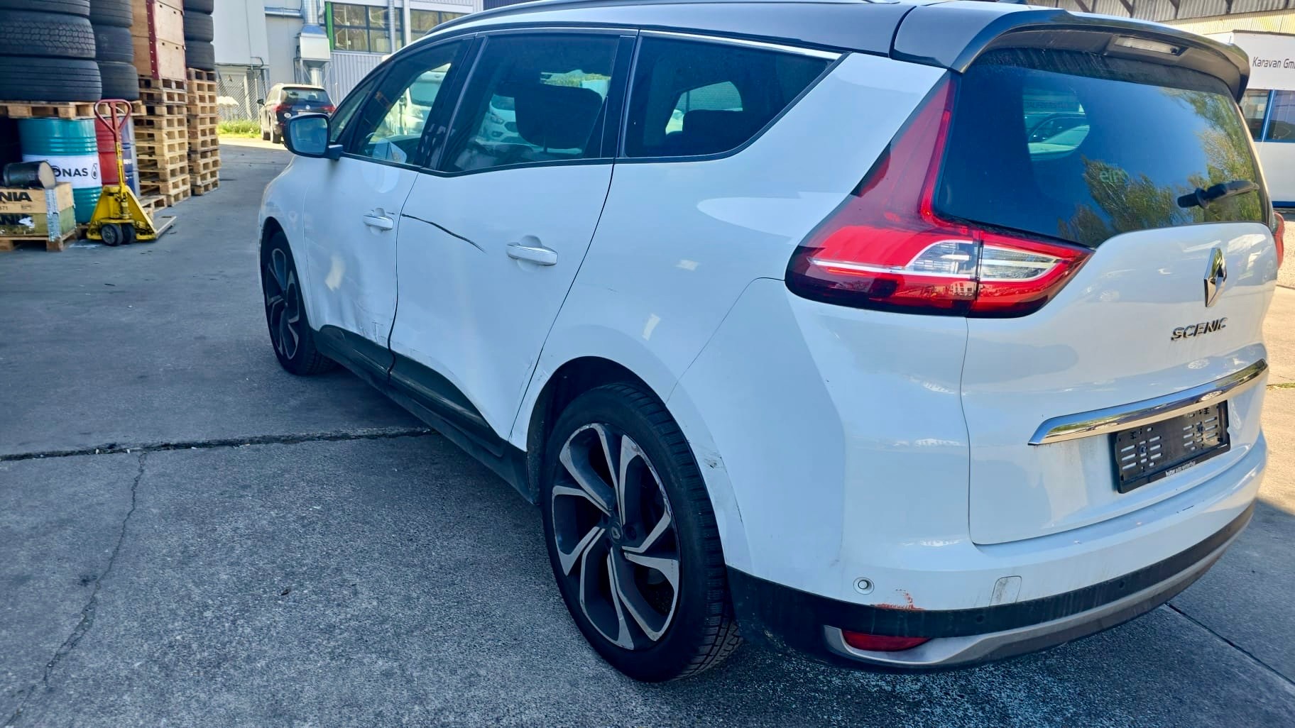 RENAULT Grand Scénic 1.6 dCi Bose EDC-image-5