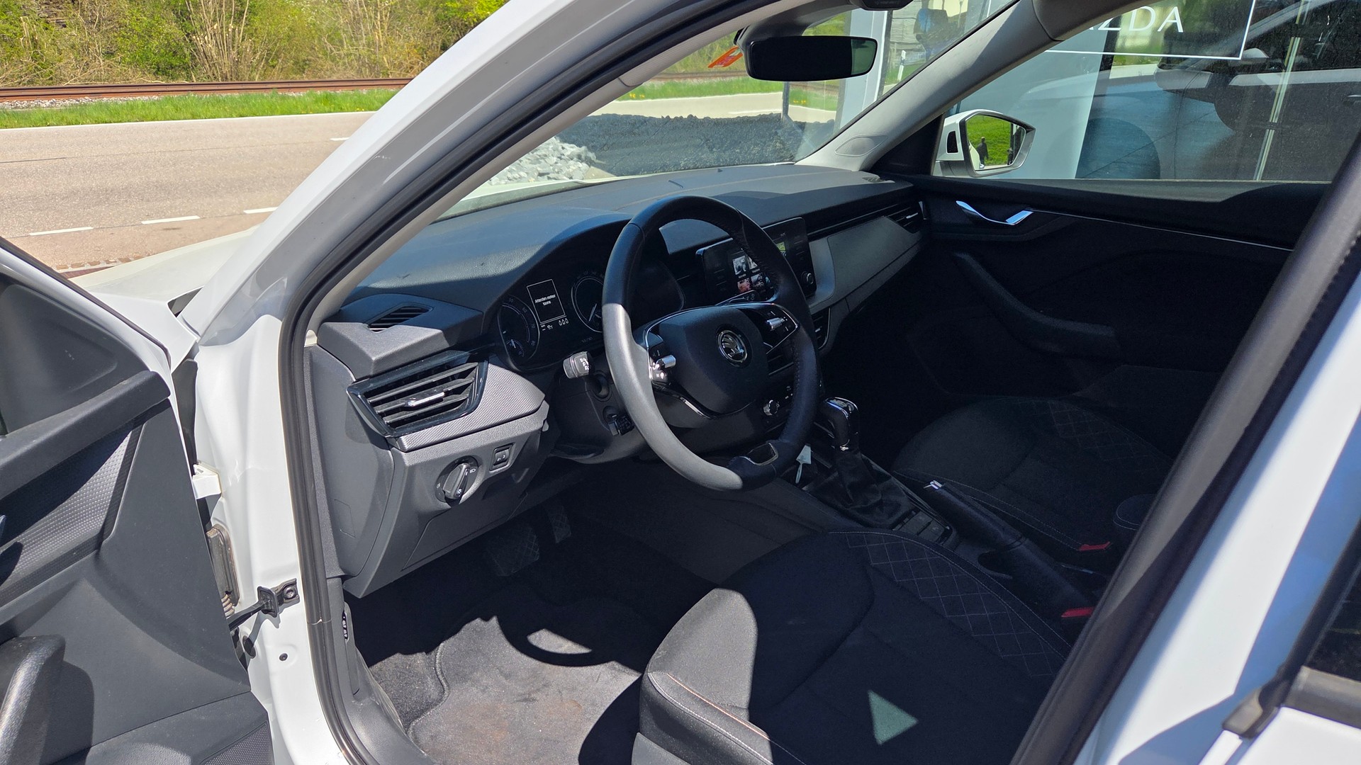 SKODA Kamiq 1.5 TSI ACT Ambition DSG-image-11