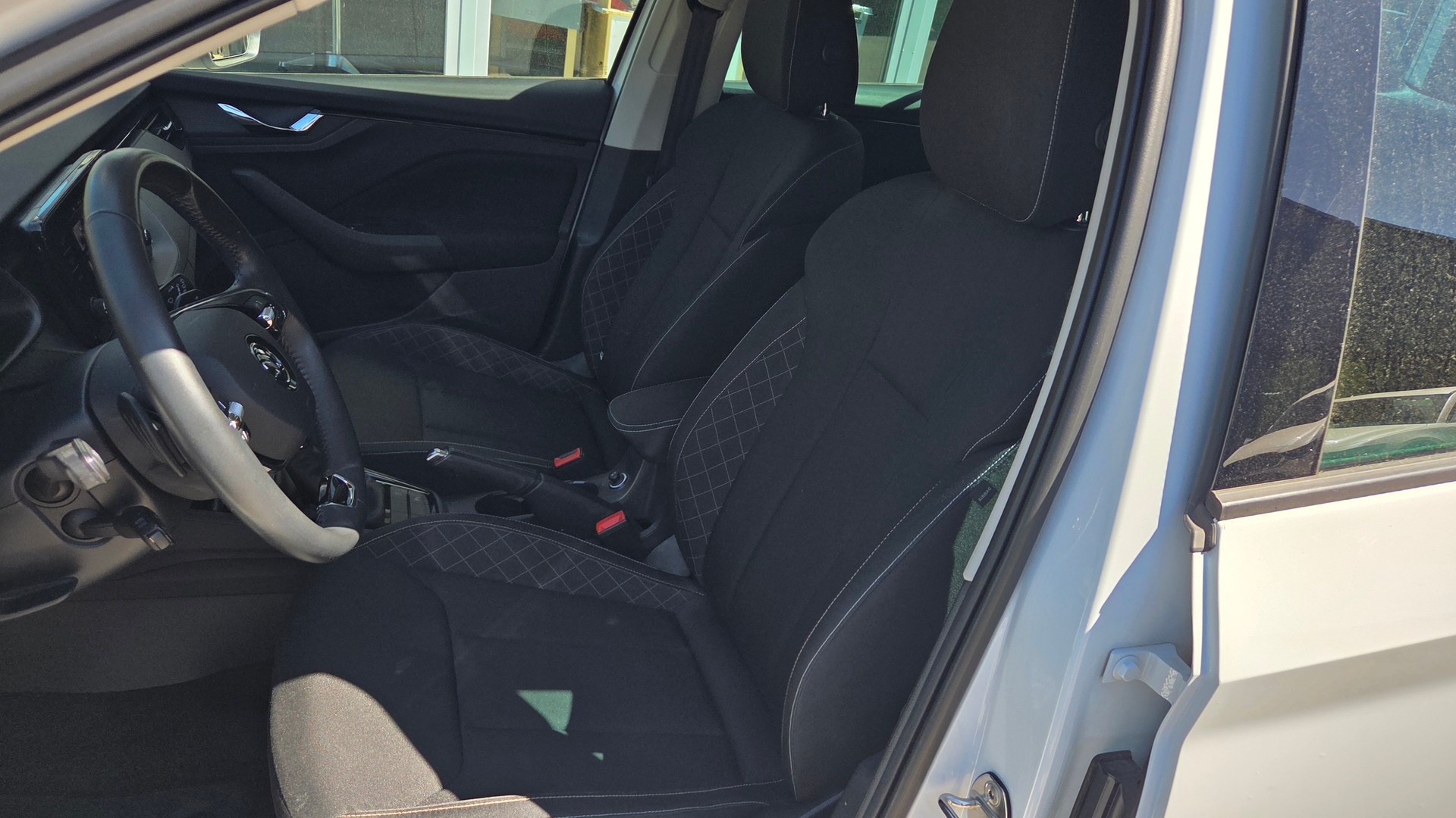 SKODA Kamiq 1.5 TSI ACT Ambition DSG-image-12