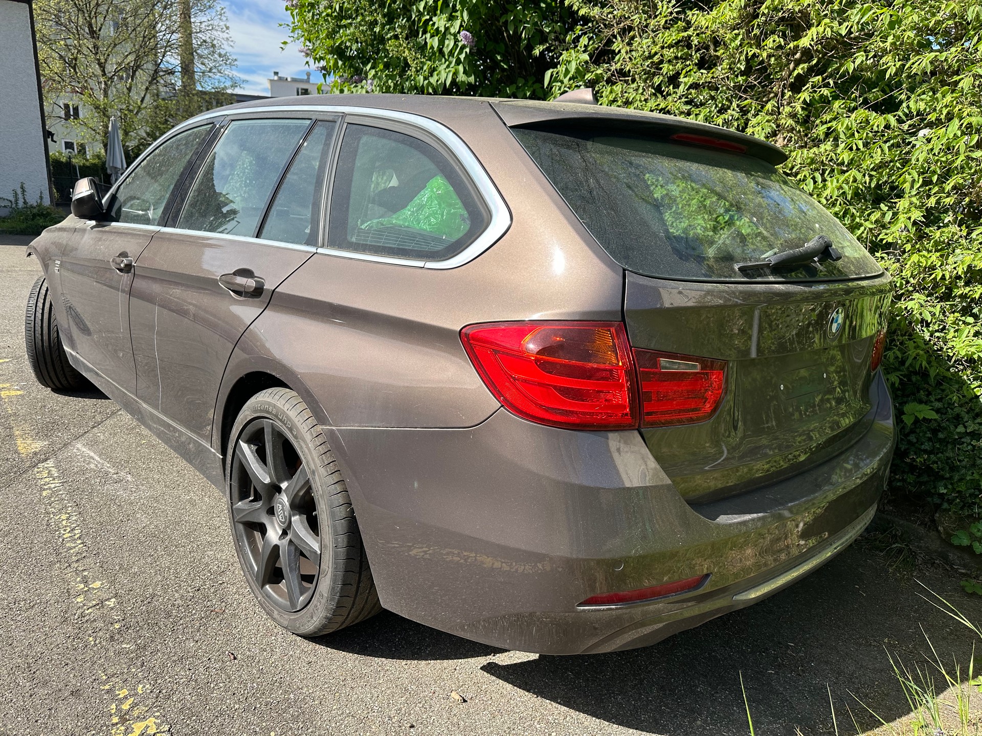 BMW 328i xDrive Touring Luxury Line Steptronic