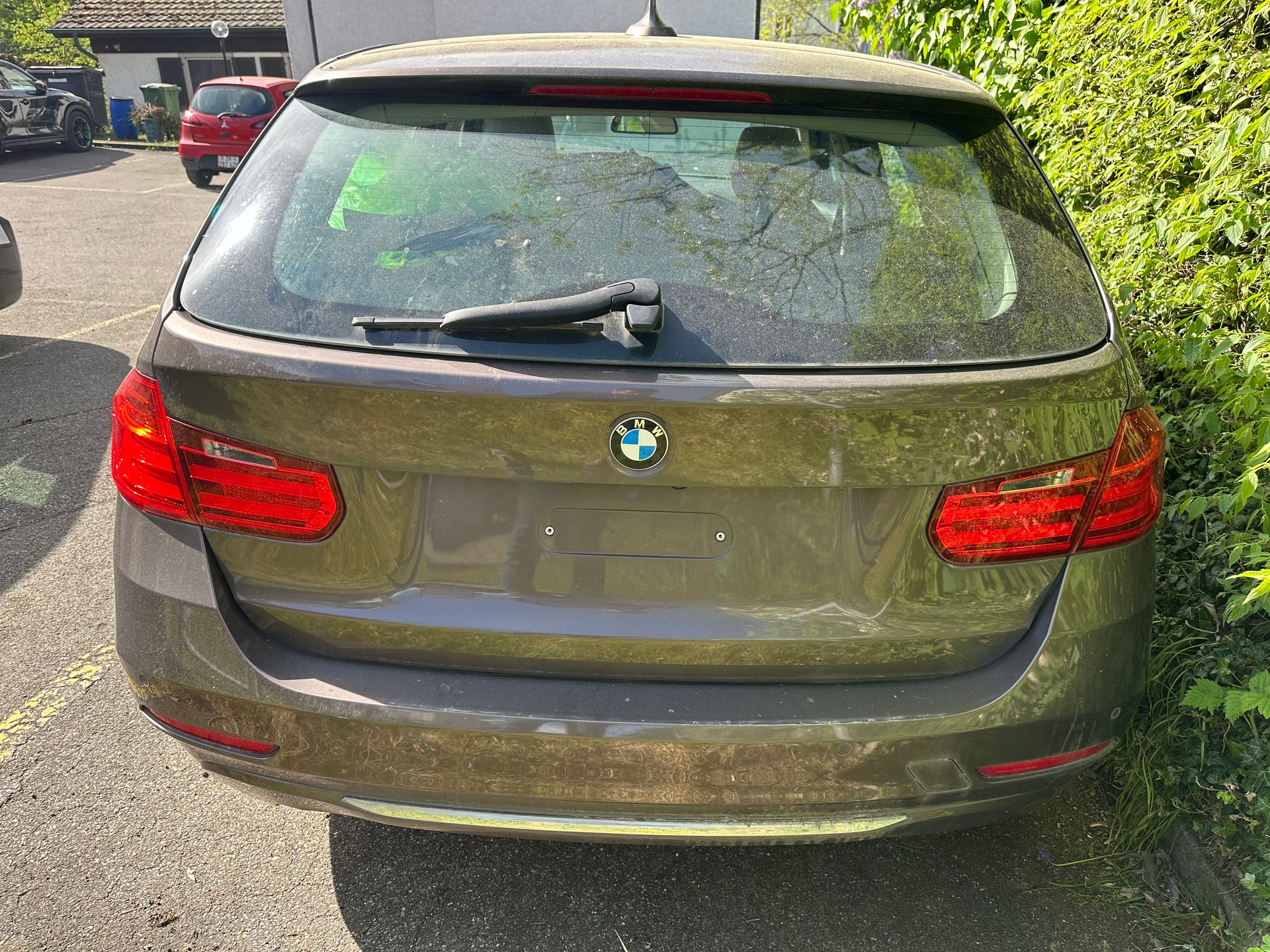 BMW 328i xDrive Touring Luxury Line Steptronic-image-2