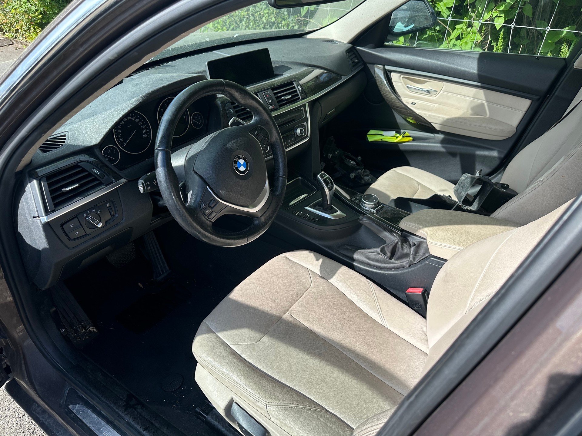 BMW 328i xDrive Touring Luxury Line Steptronic-image-5